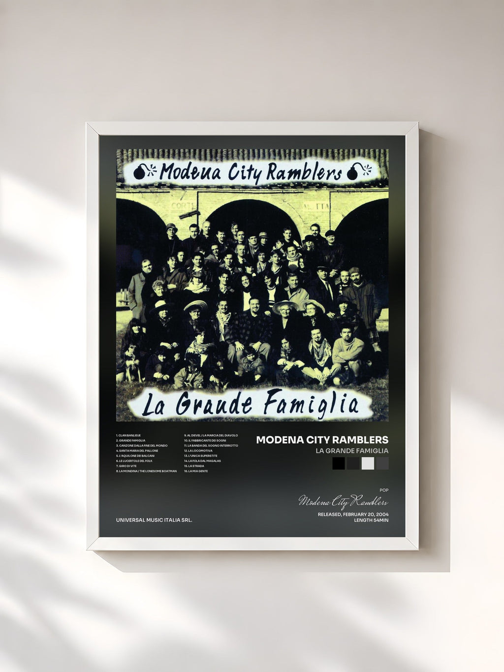 #blanc Tableau de l'album La Grande Famiglia de Modena City Ramblers, cadre blanc, imprimé et encadré en France
