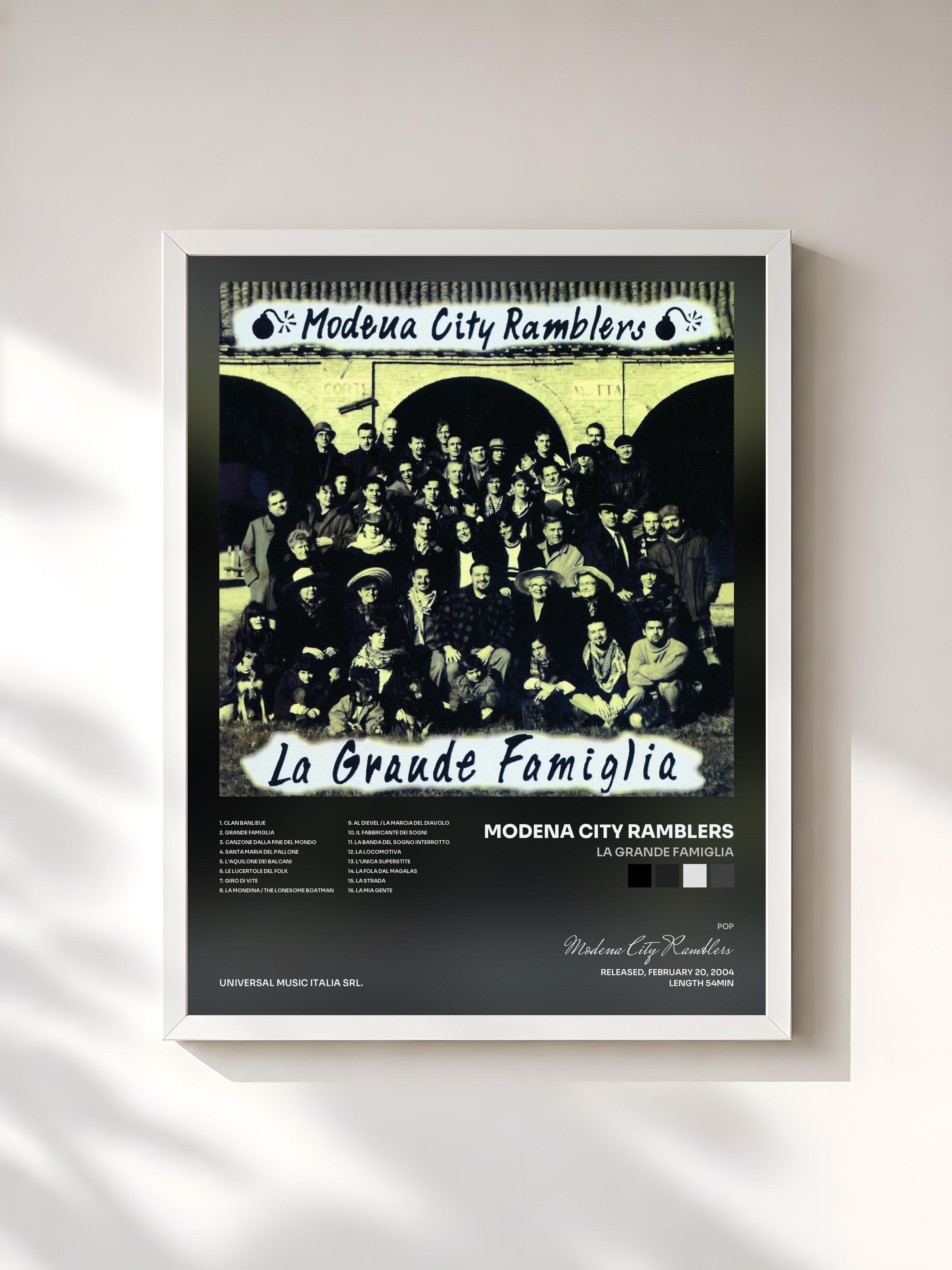 #blanc Tableau de l'album La Grande Famiglia de Modena City Ramblers, cadre blanc, imprimé et encadré en France
