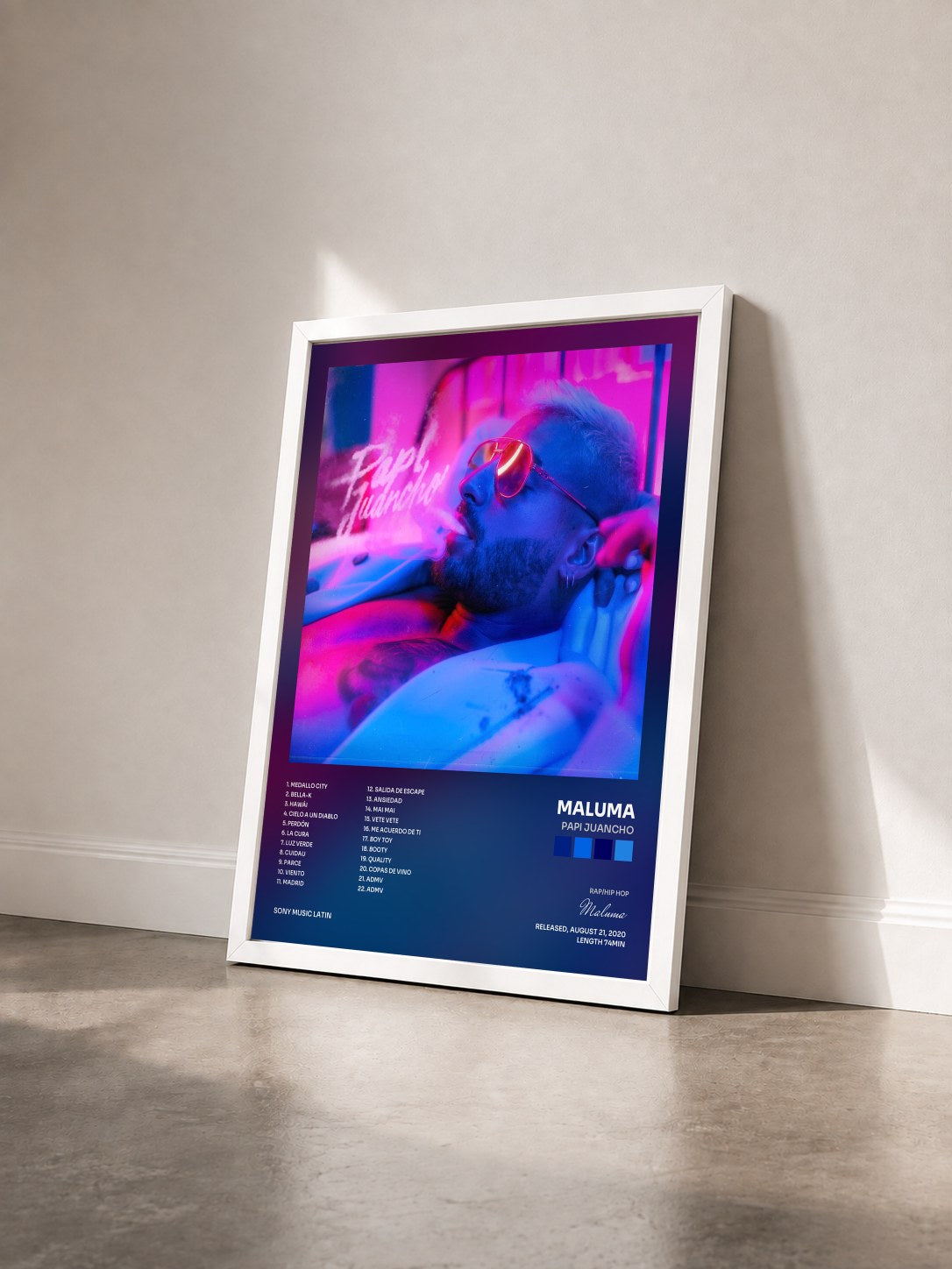 #blanc Tableau de l'album PAPI JUANCHO de Maluma vu de trois quarts, cadre blanc