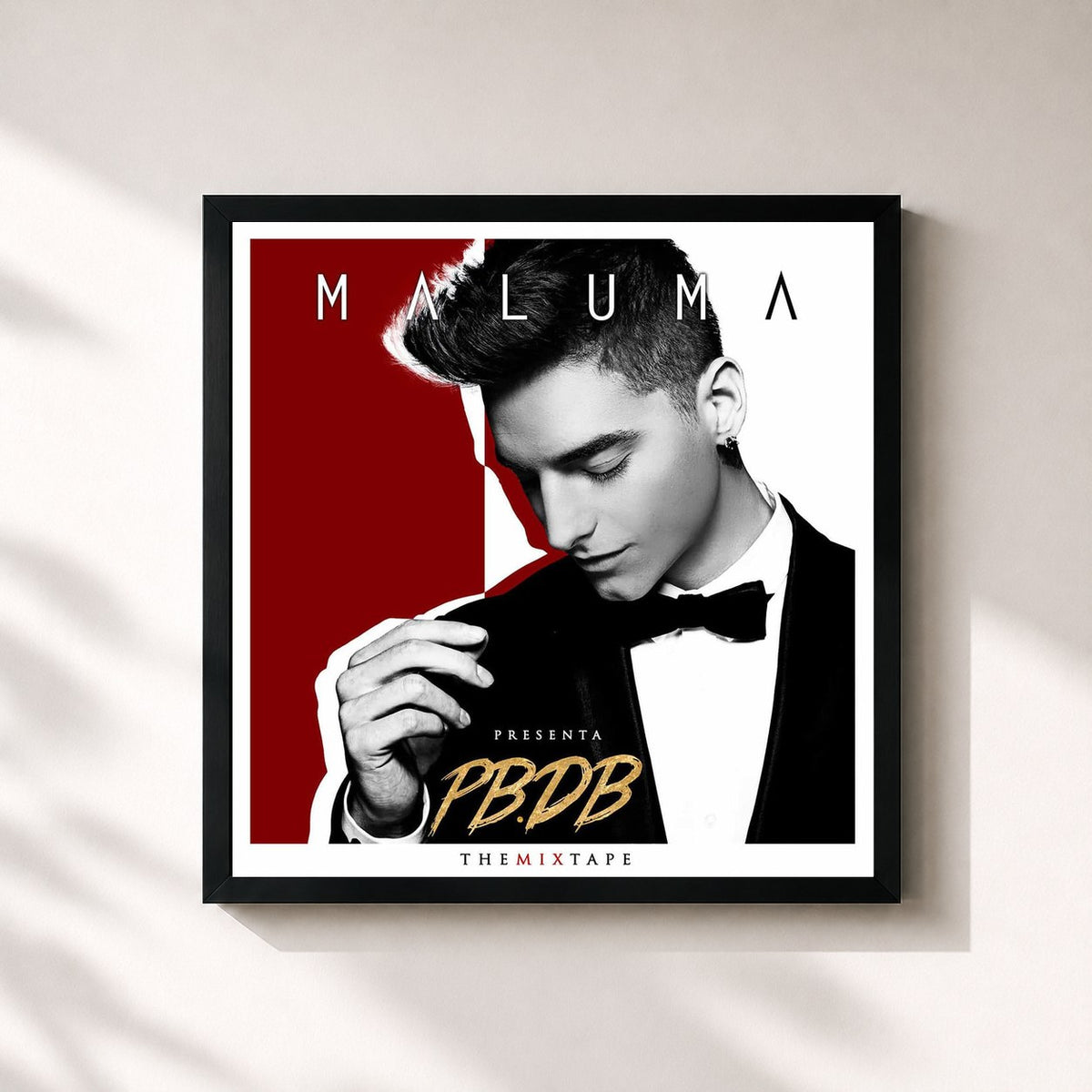#noir Tableau carré de l'album PB.DB. The Mixtape de Maluma, cadre noir 32x32 cm