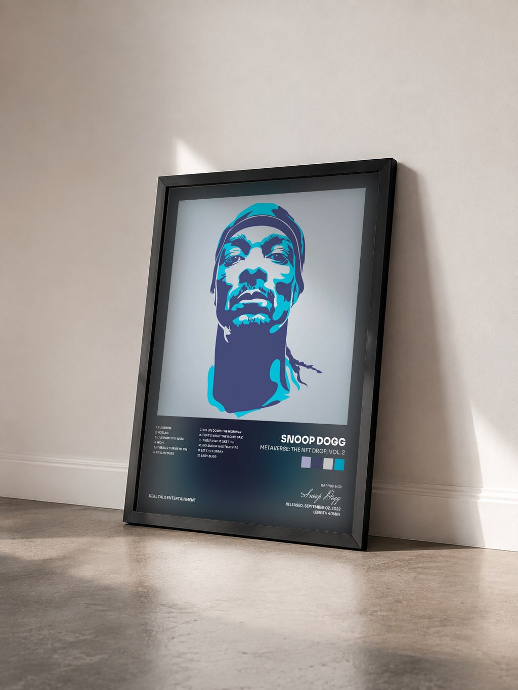 #noir Metaverse: The NFT Drop, Vol. 2 von Snoop Dogg als gerahmter Kunstdruck von schräg gesehen, schwarzer Rahmen