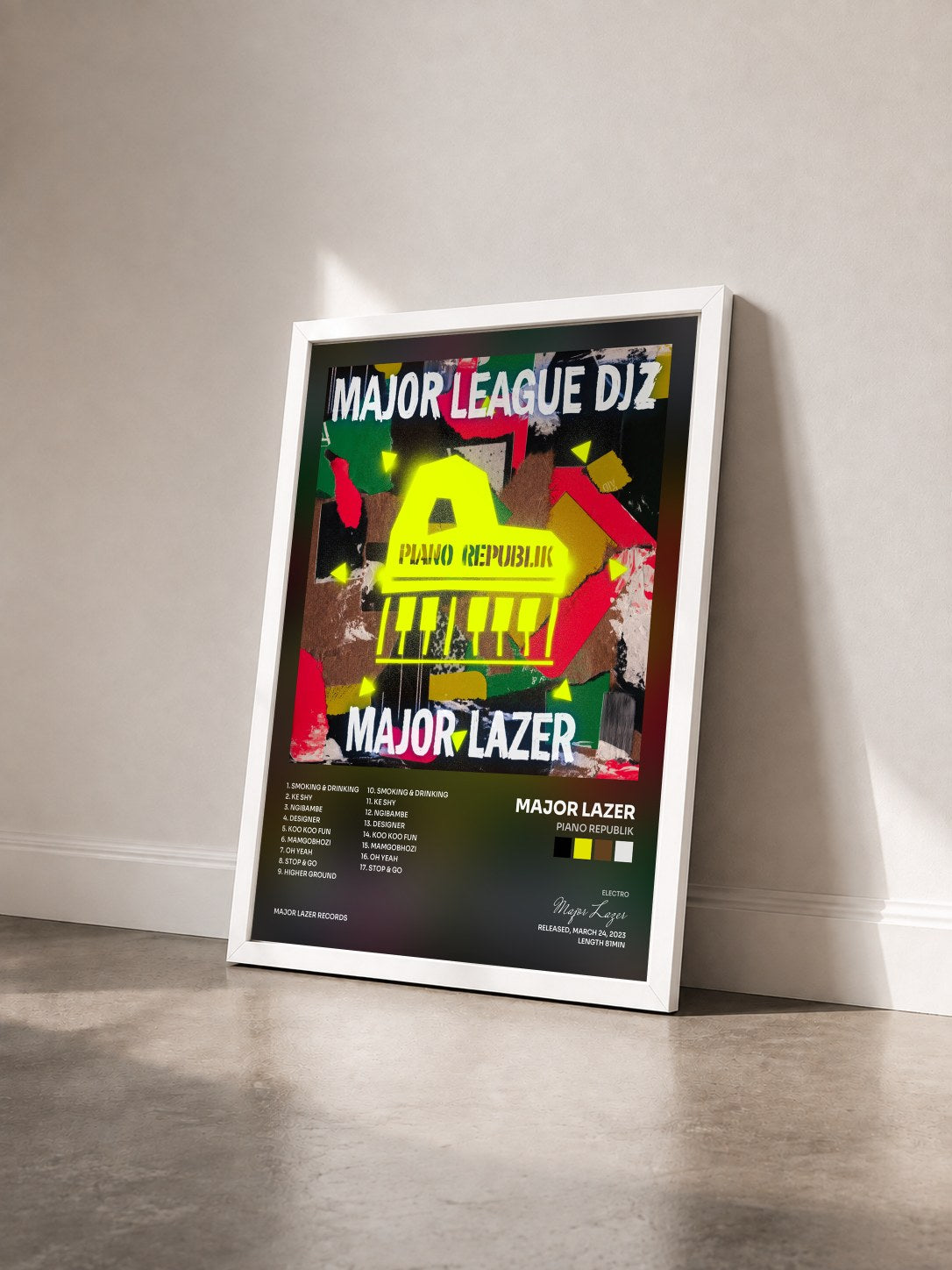 #blanc Tableau de l'album Piano Republik de Major Lazer vu de trois quarts, cadre blanc