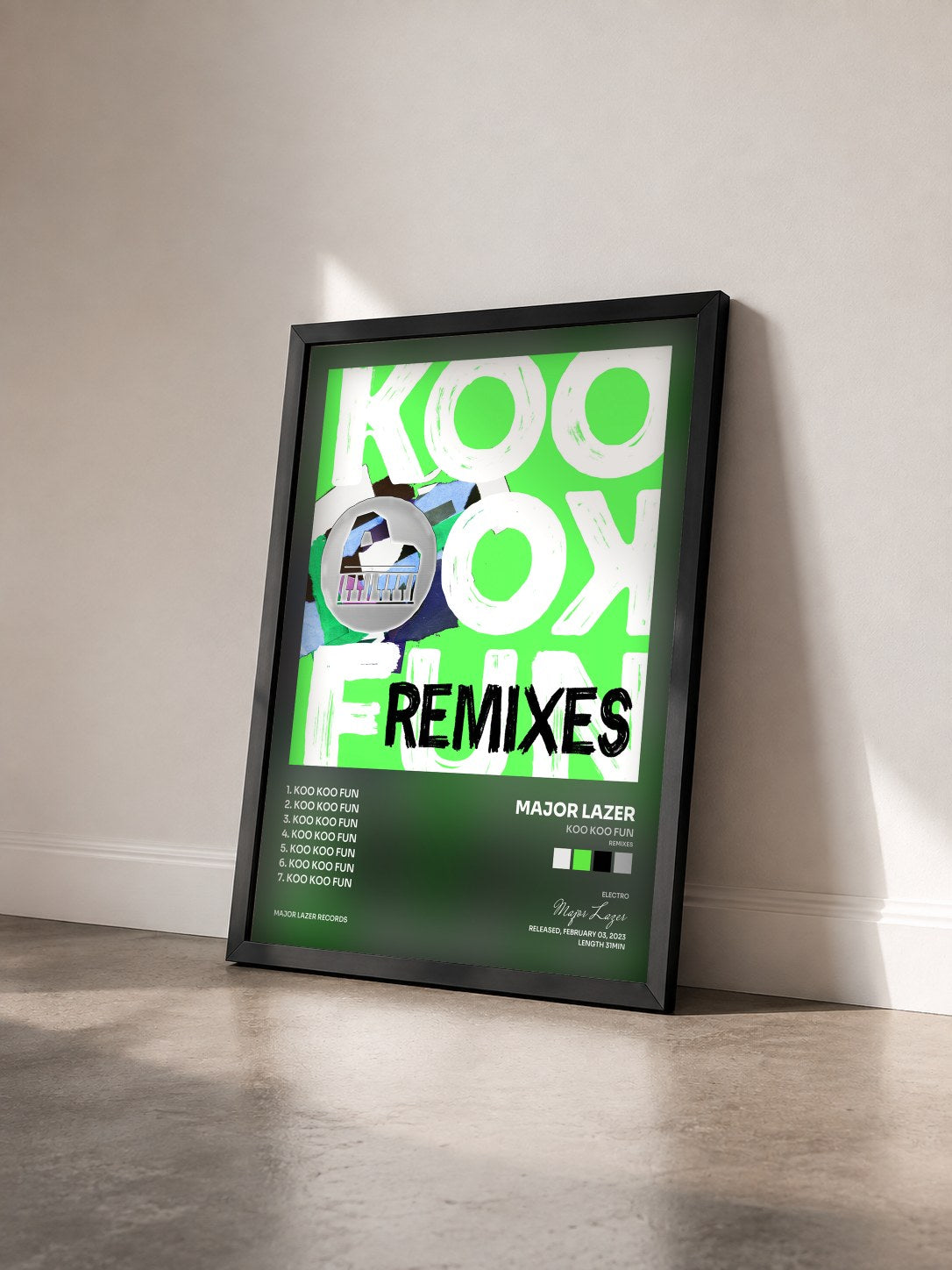 #noir Tableau de l'album Koo Koo Fun (Remixes) de Major Lazer vu de trois quarts, cadre noir