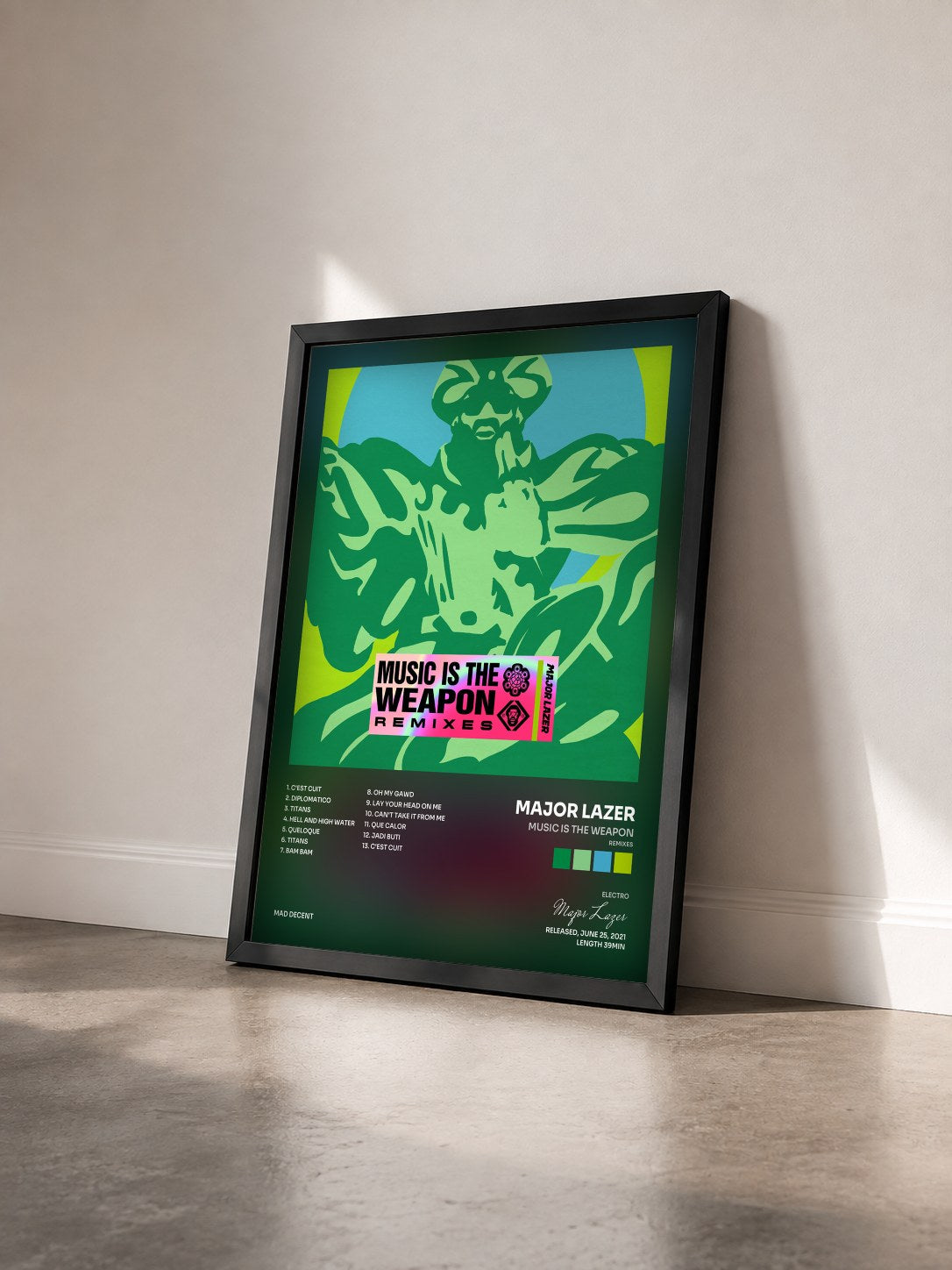 #noir Tableau de l'album Music Is the Weapon (Remixes) de Major Lazer vu de trois quarts, cadre noir