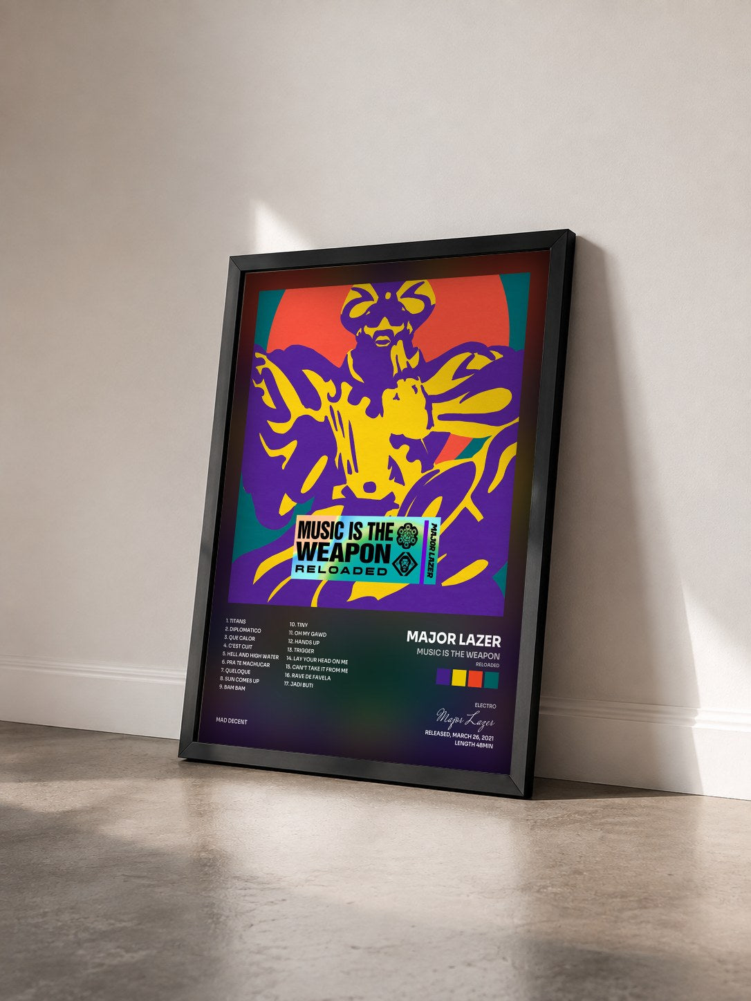 #noir Tableau de l'album Music Is the Weapon (Reloaded) de Major Lazer vu de trois quarts, cadre noir
