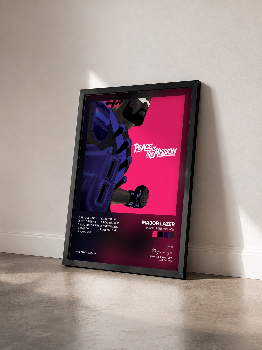 #noir Tableau de l'album Peace Is the Mission de Major Lazer vu de trois quarts, cadre noir