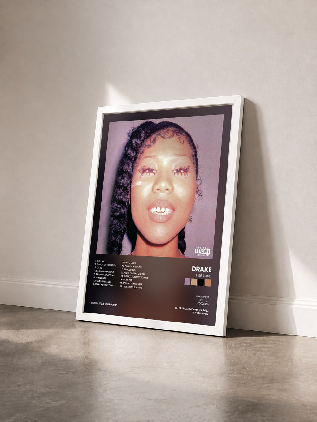 #blanc Tableau de l'album Her Loss de Drake vu de trois quarts, cadre blanc