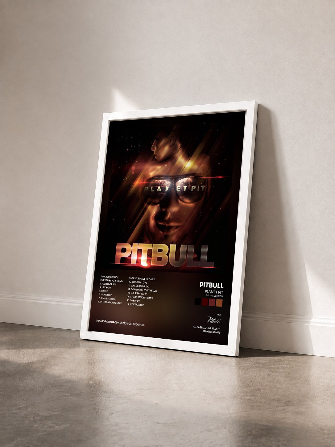 #blanc Planet Pit (Deluxe Version) von Pitbull als gerahmter Kunstdruck von schräg gesehen, weißer Rahmen