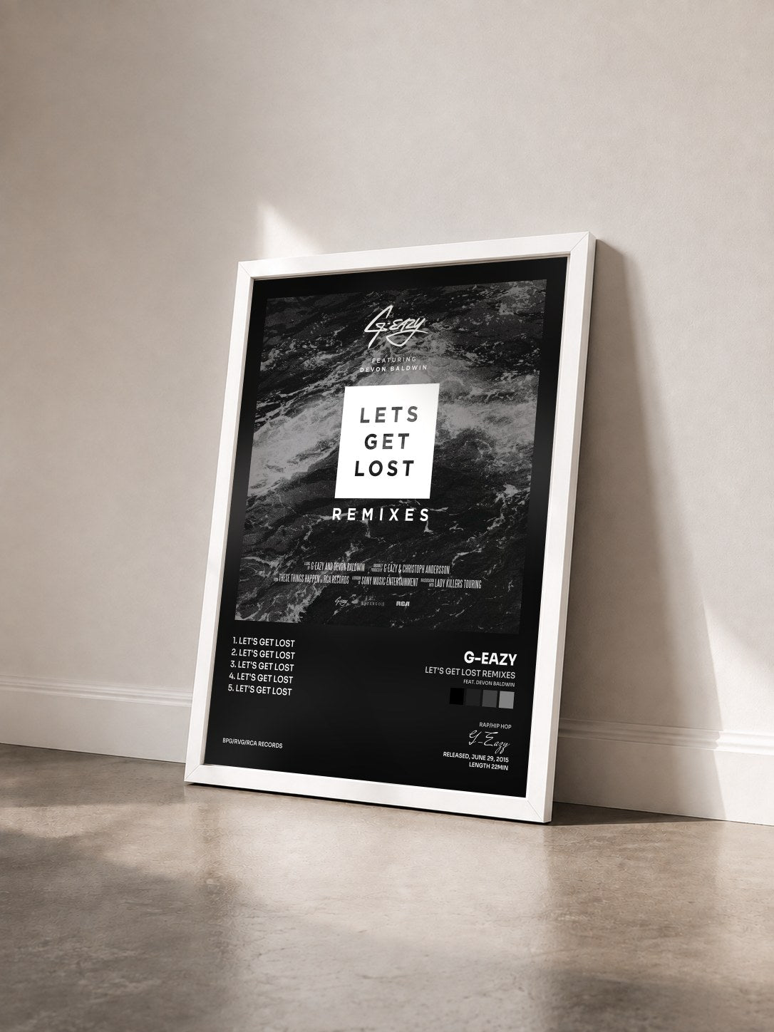 #blanc Let's Get Lost Remixes (feat. Devon Baldwin) de G-Eazy en lámina enmarcada vista de tres cuartos, marco blanco