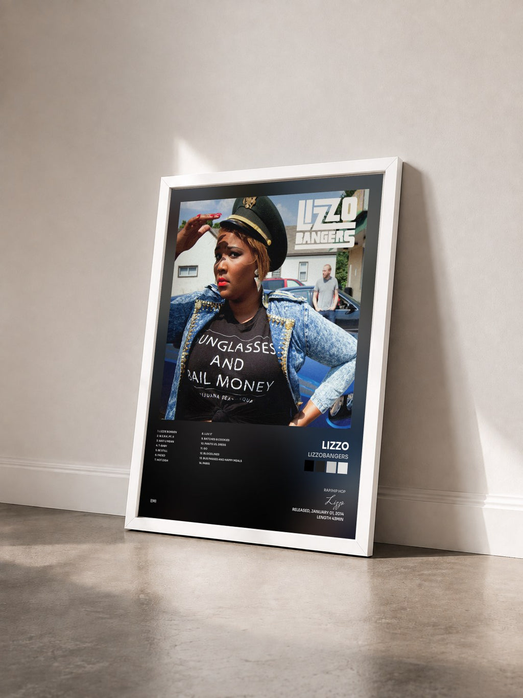 #blanc Tableau de l'album Lizzobangers de Lizzo vu de trois quarts, cadre blanc