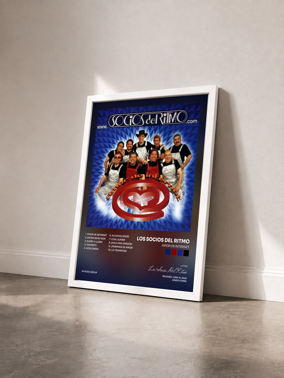 #blanc Tableau de l'album Amor de Internet de Los Socios Del Ritmo vu de trois quarts, cadre blanc