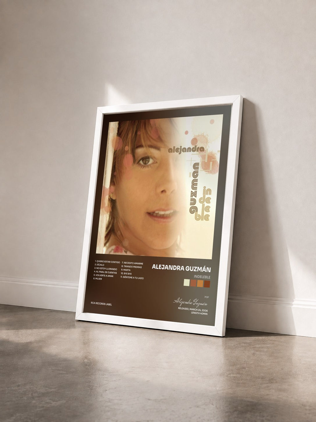 #blanc Tableau de l'album Indeleble de Alejandra Guzmán vu de trois quarts, cadre blanc