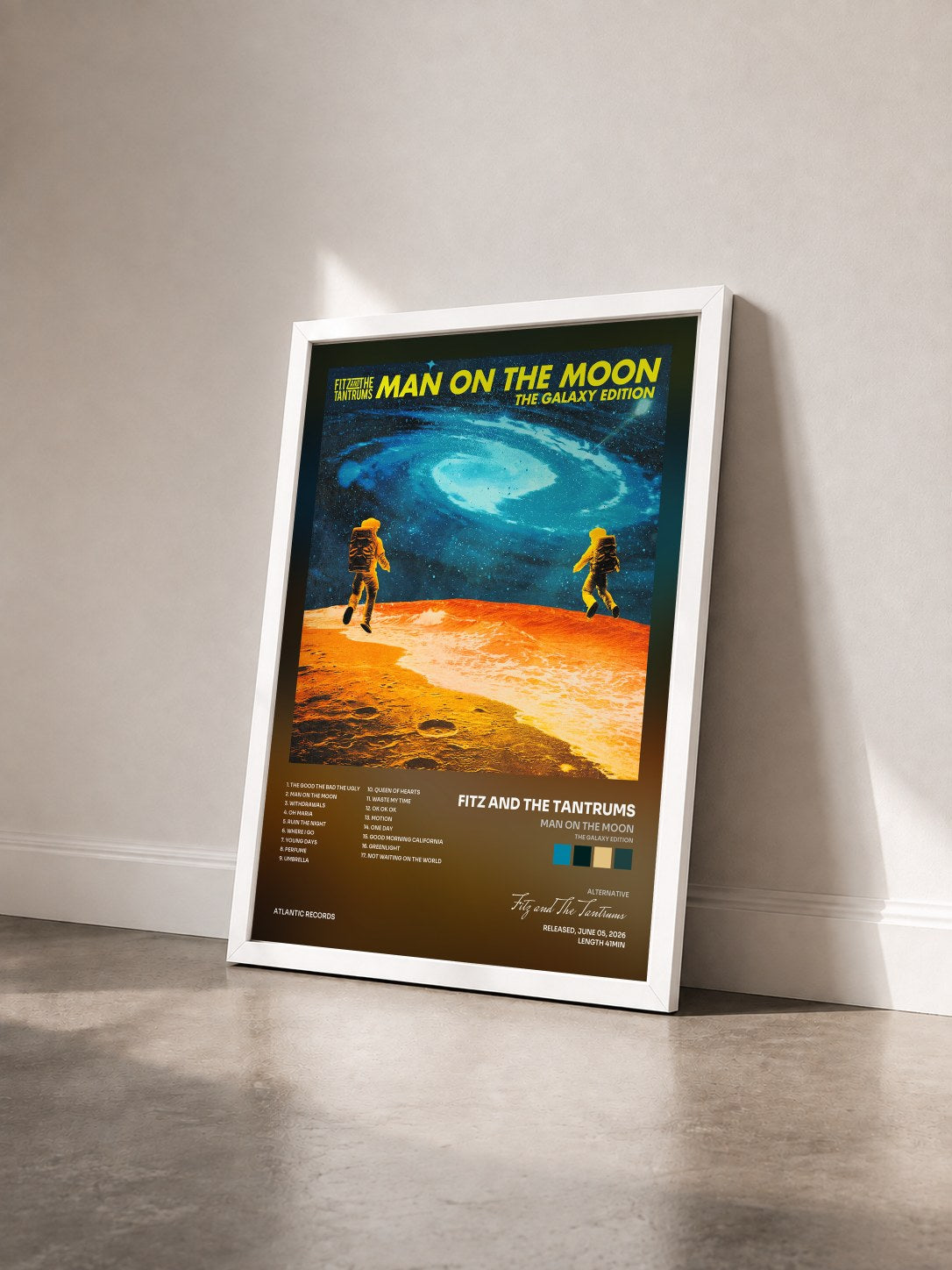 #blanc Tableau de l'album Man on The Moon (The Galaxy Edition) de Fitz and The Tantrums vu de trois quarts, cadre blanc