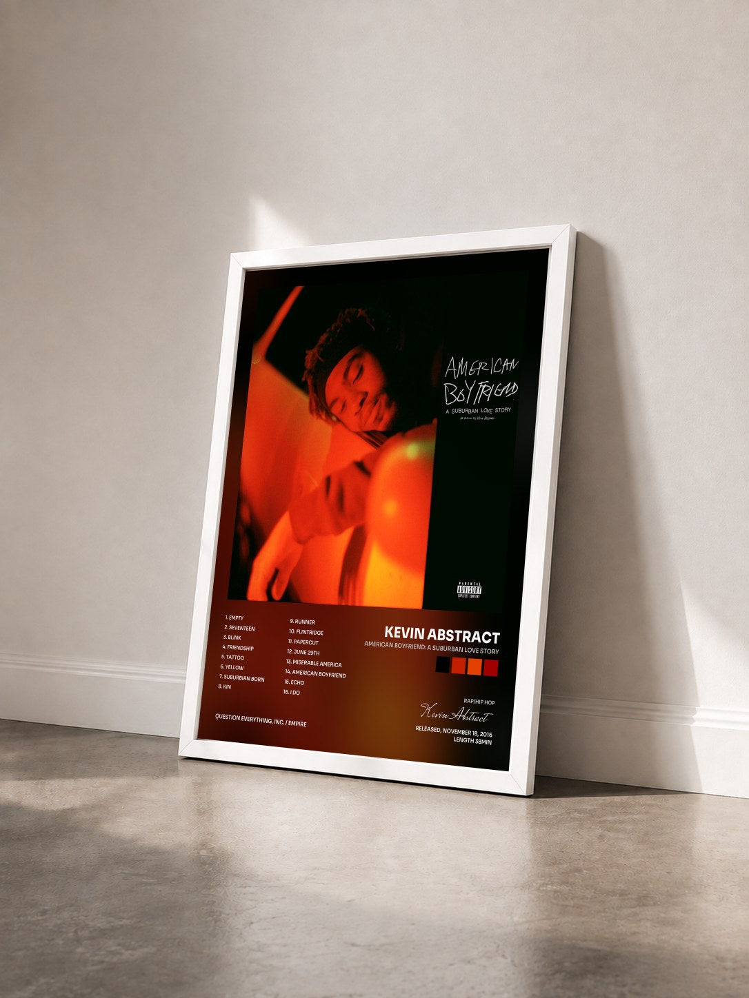 #blanc Tableau de l'album American Boyfriend: A Suburban Love Story de Kevin Abstract vu de trois quarts, cadre blanc