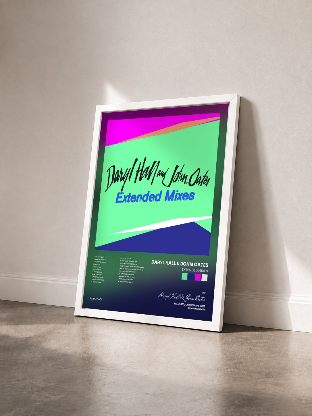 #blanc Tableau de l'album Extended Mixes de Daryl Hall & John Oates vu de trois quarts, cadre blanc
