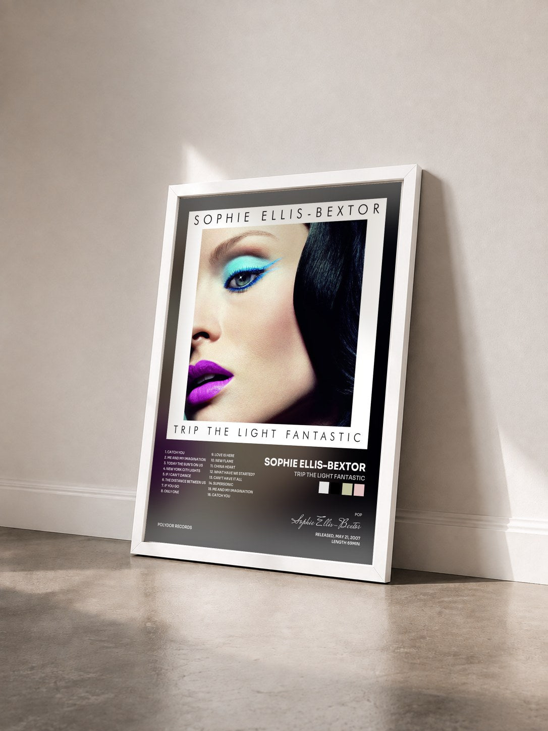 #blanc Tableau de l'album Trip The Light Fantastic de Sophie Ellis-Bextor vu de trois quarts, cadre blanc