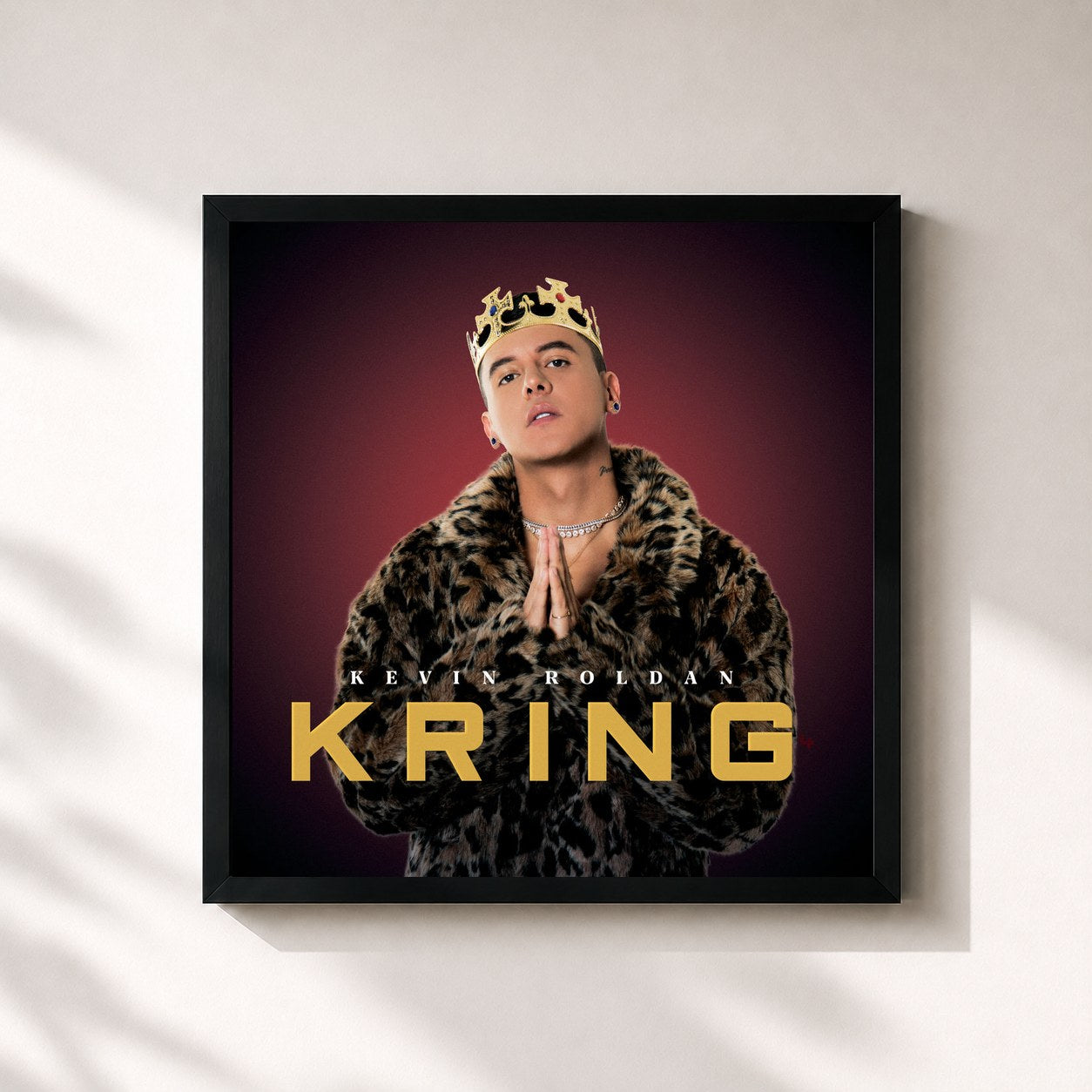 #noir Tableau carré de l'album KrING de Kevin Roldan, cadre noir 32x32 cm