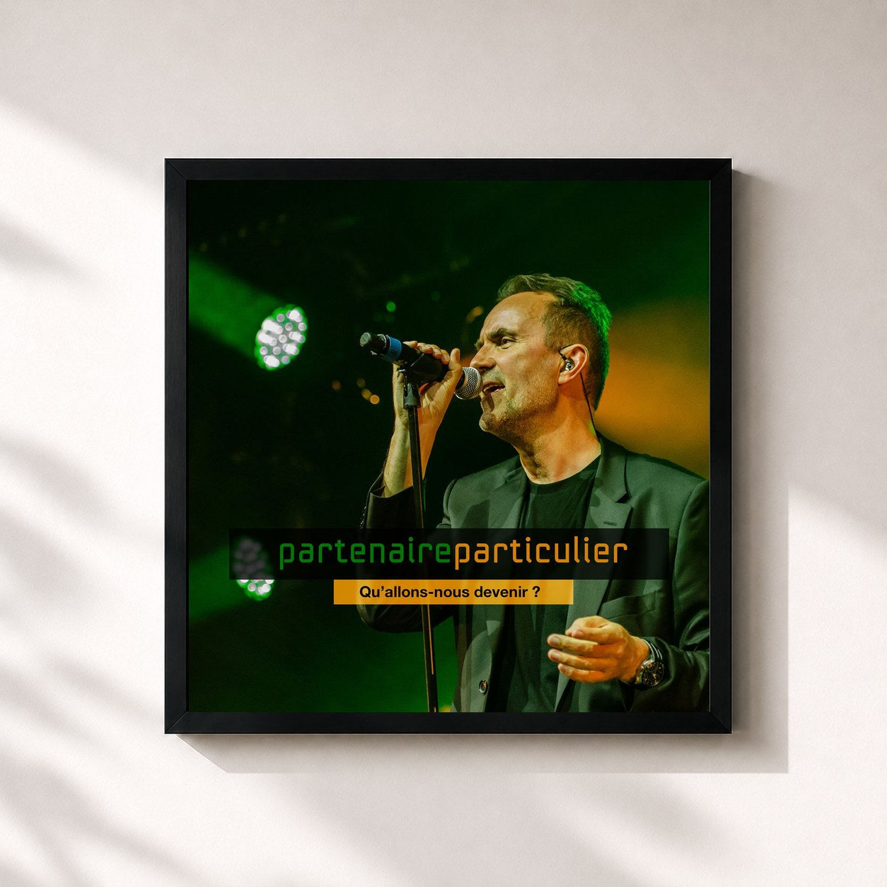 #noir Tableau carré de l'album Qu'allons-nous devenir ? (Version 2021) de Partenaire Particulier, cadre noir 32x32 cm