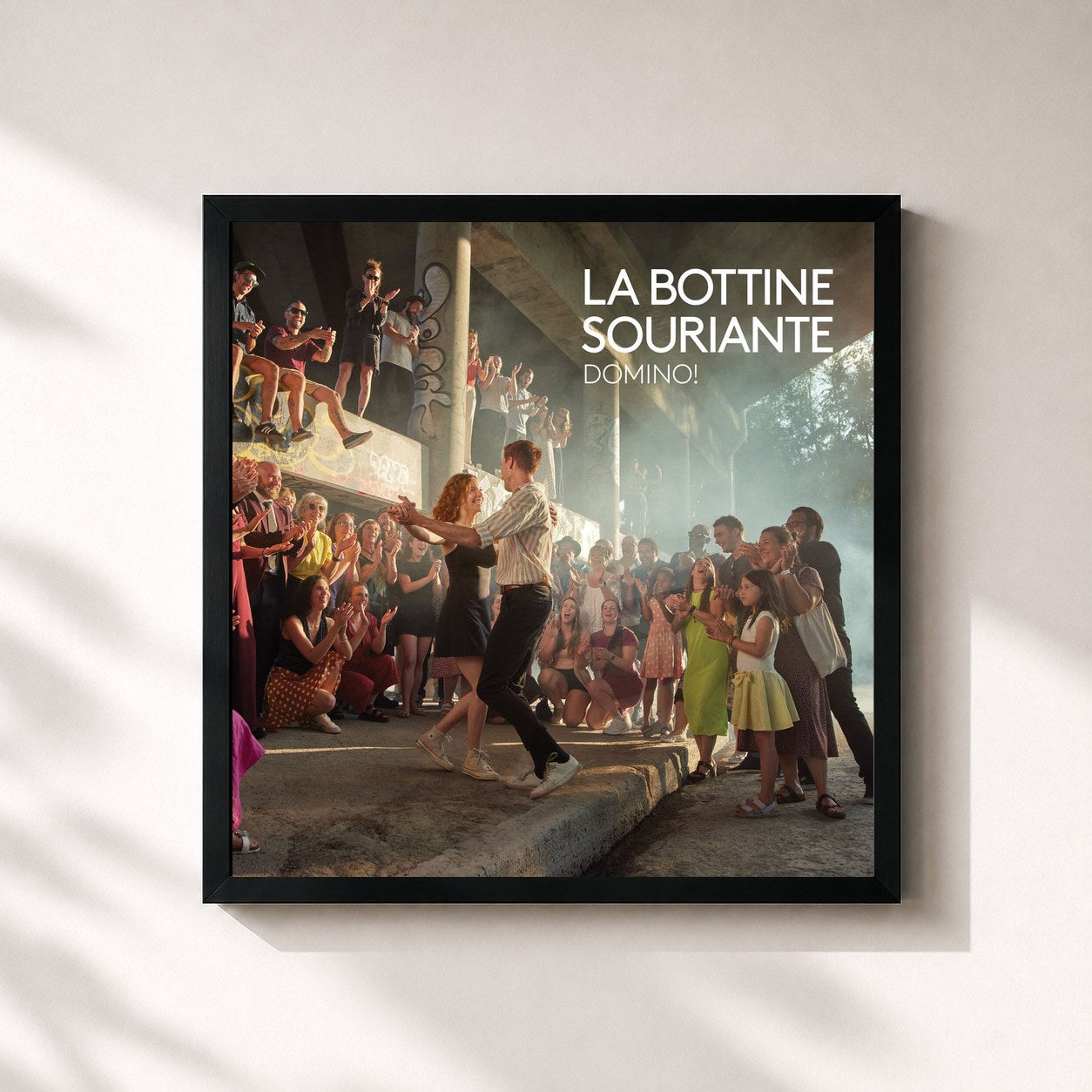 #noir Tableau carré de l'album Domino! de La Bottine Souriante, cadre noir 32x32 cm