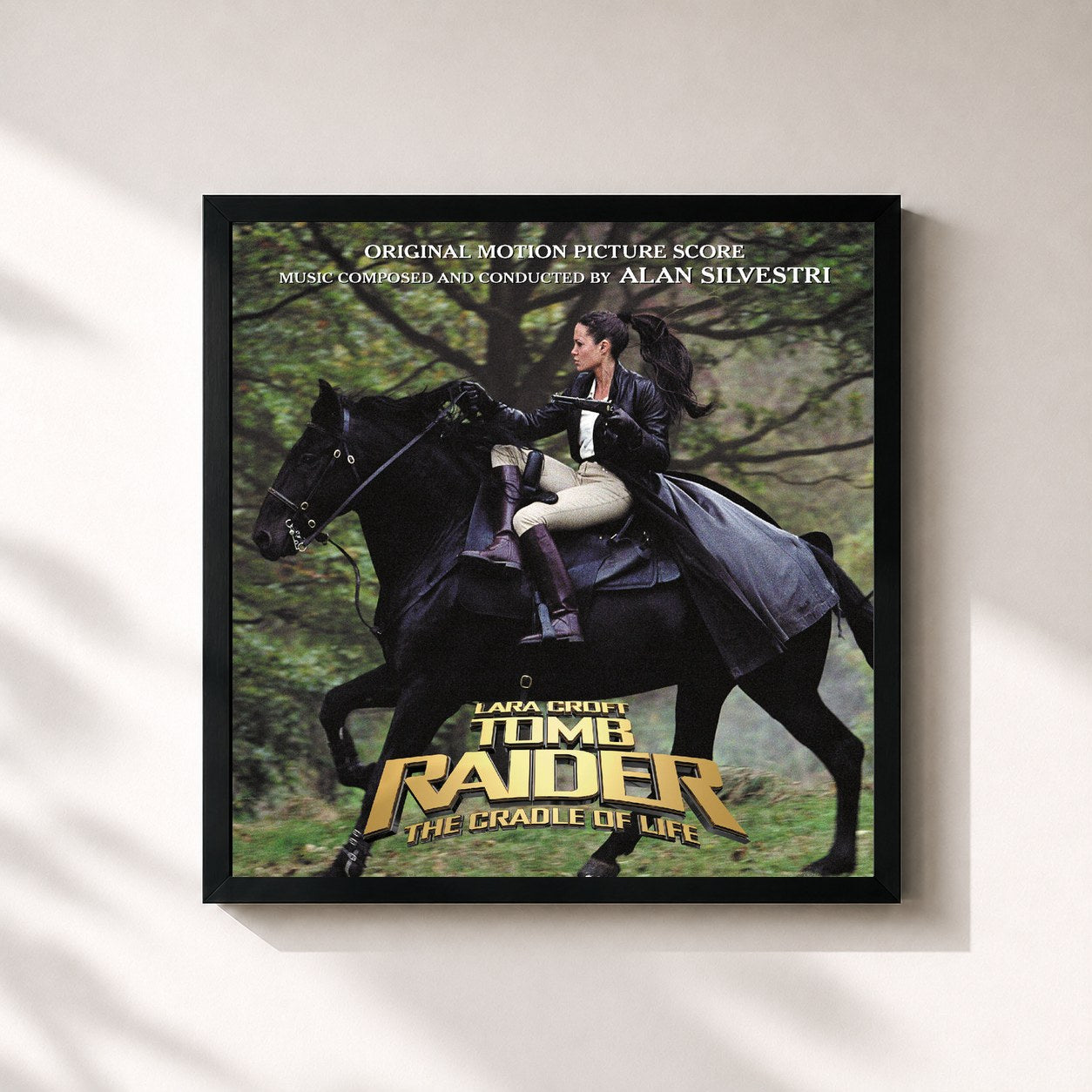 #noir Tableau carré de l'album Lara Croft Tomb Raider: The Cradle Of Life (Original Motion Picture Score) de Alan Silvestri, cadre noir 32x32 cm