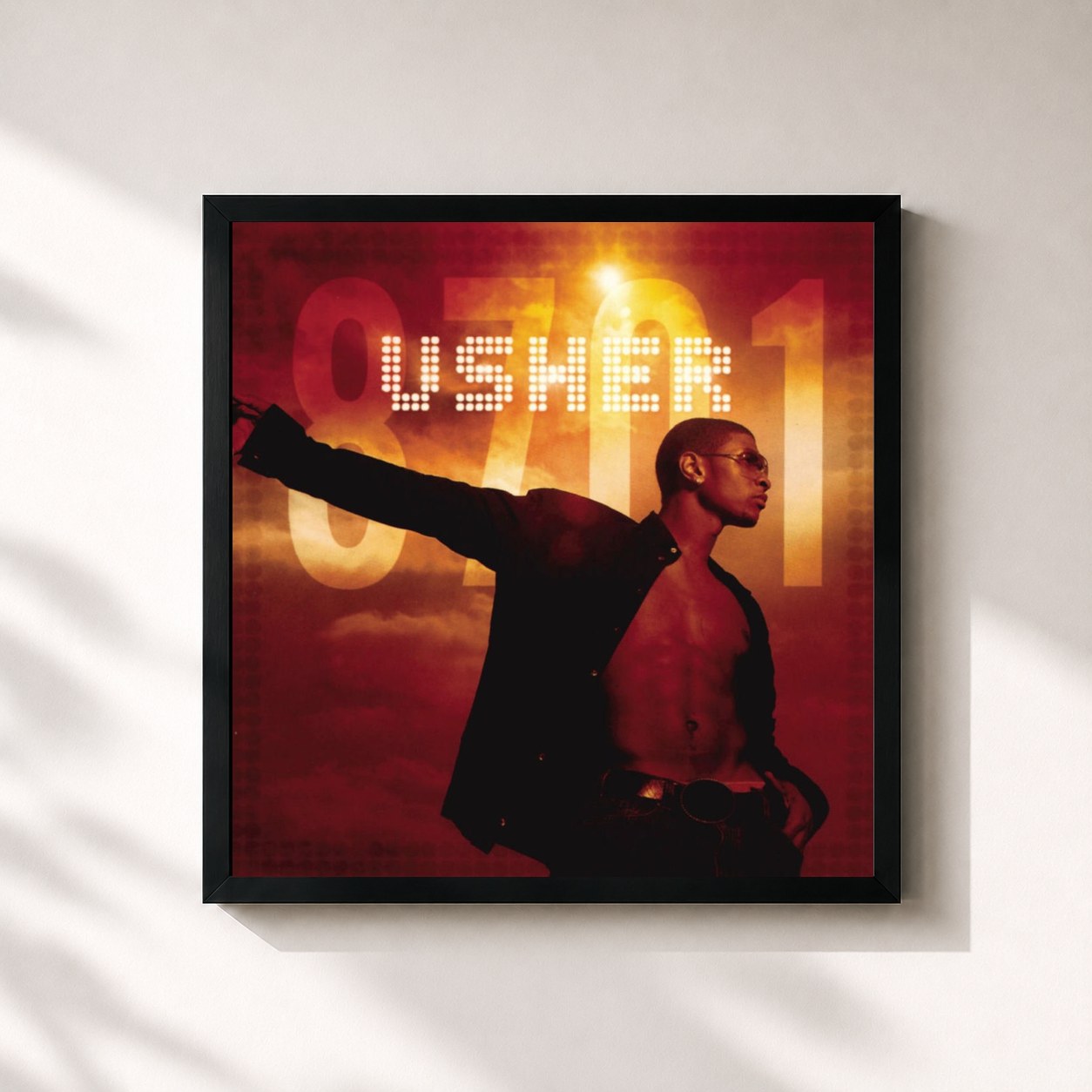 #noir 8701 de USHER en lámina cuadrada enmarcada, marco negro de 32x32 cm