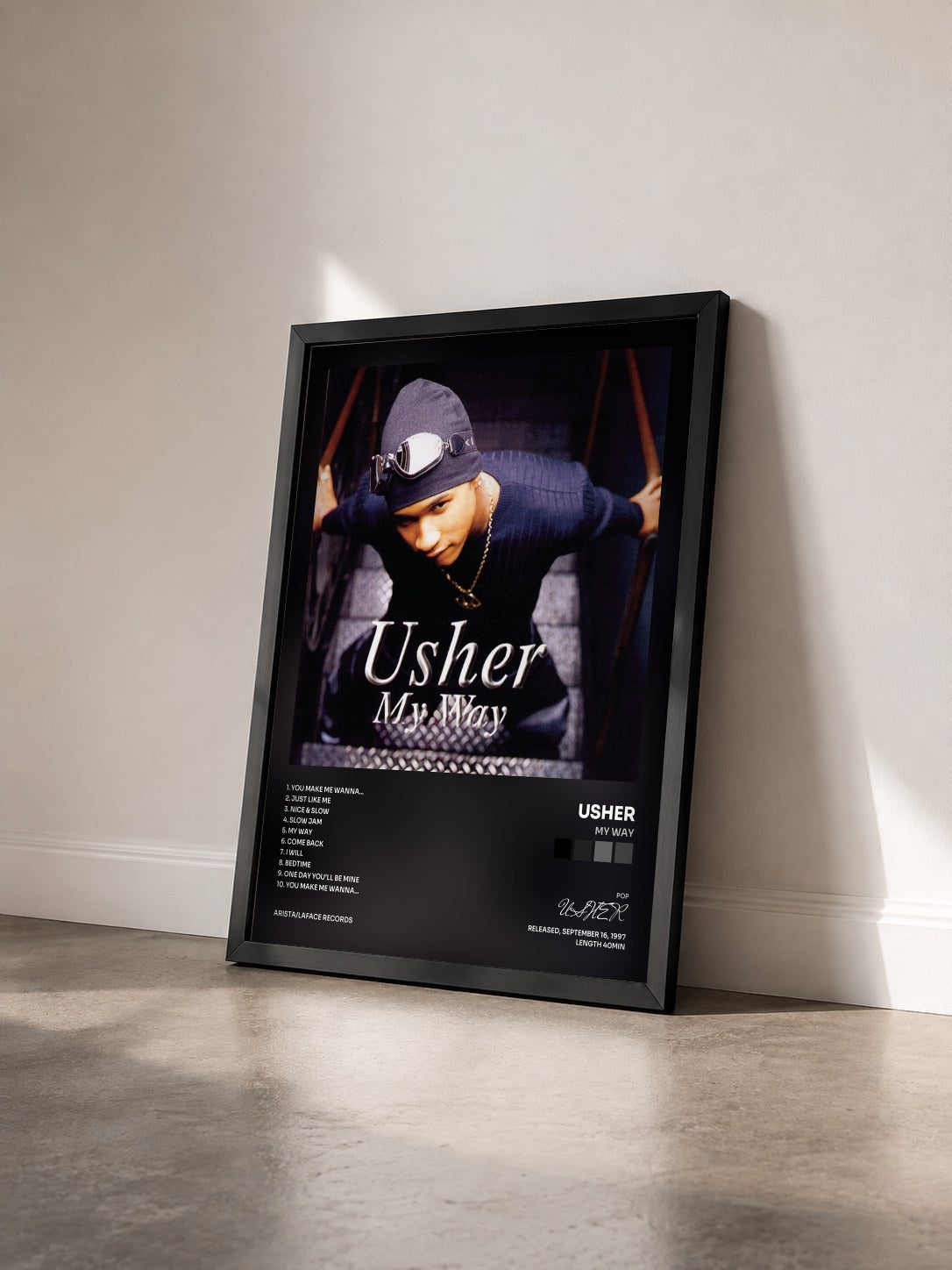 #noir Tableau de l'album My Way de USHER vu de trois quarts, cadre noir