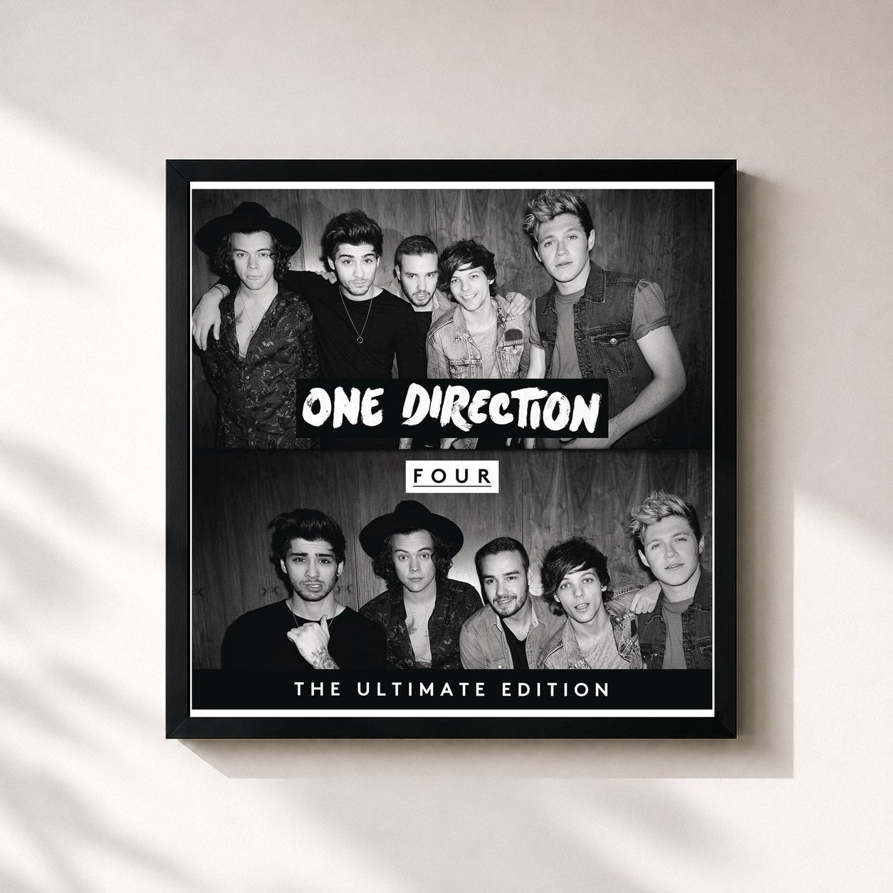 #noir FOUR (Deluxe) di One Direction in stampa quadrata incorniciata, cornice nera 32x32 cm