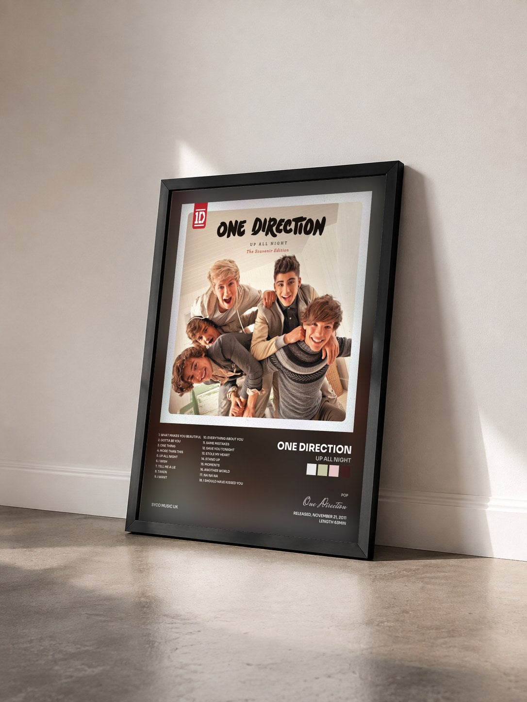 #noir Up All Night de One Direction en lámina enmarcada vista de tres cuartos, marco negro