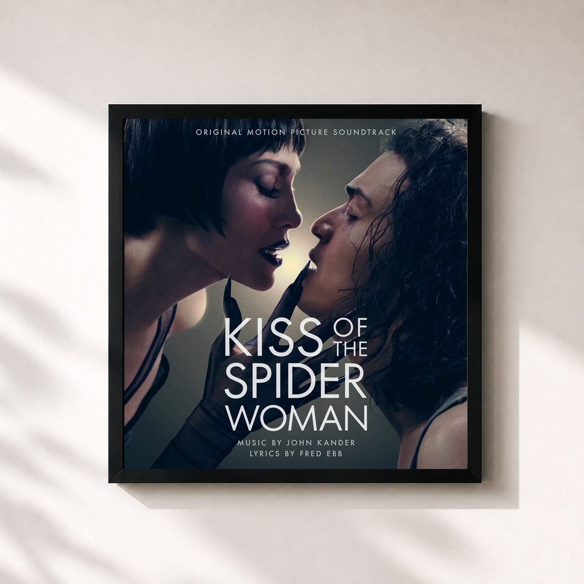 #noir Tableau carré de l'album Kiss of the Spider Woman (Original Motion Picture Soundtrack) de Jennifer Lopez, cadre noir 32x32 cm