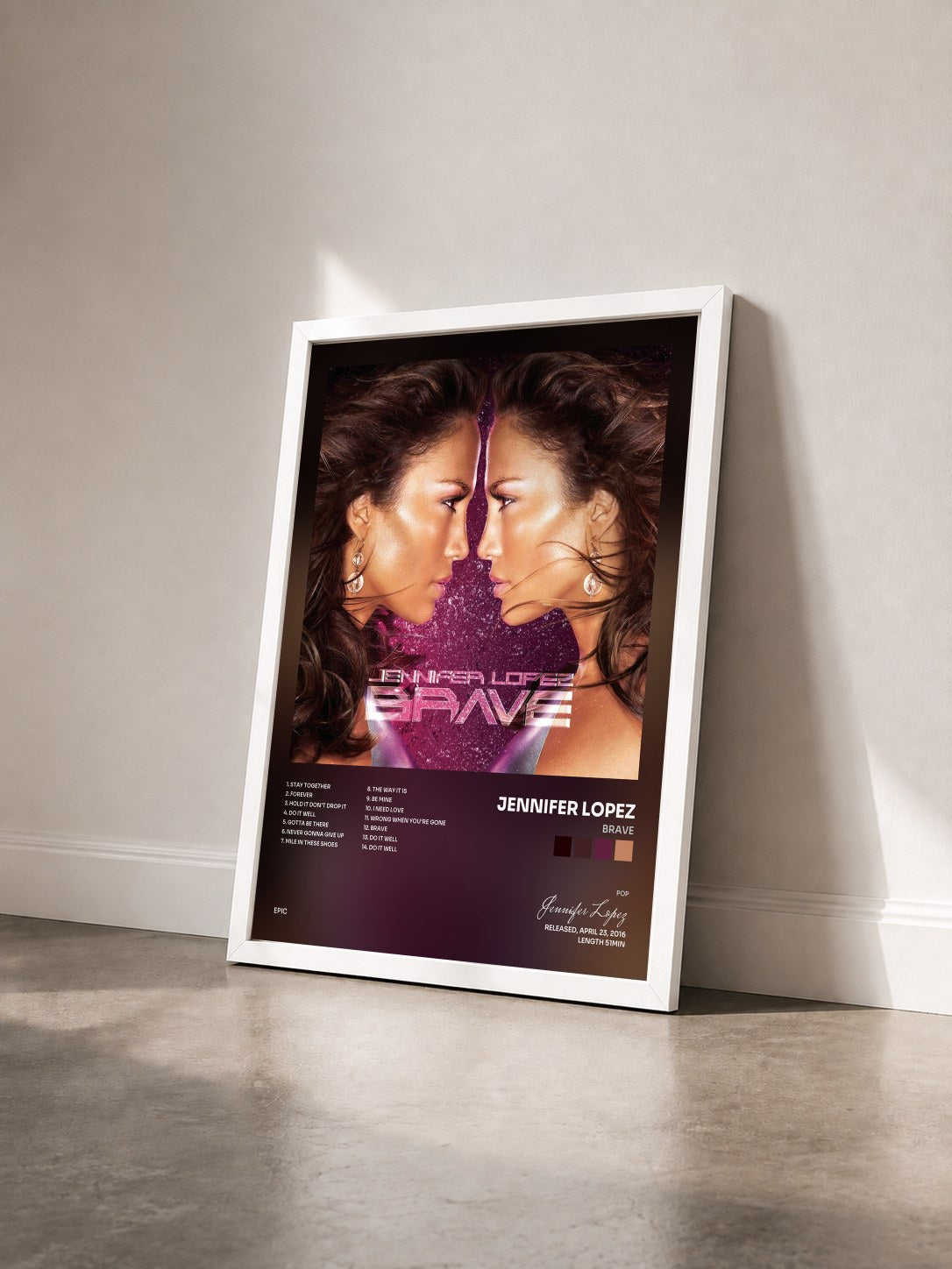 #blanc Tableau de l'album Brave de Jennifer Lopez vu de trois quarts, cadre blanc