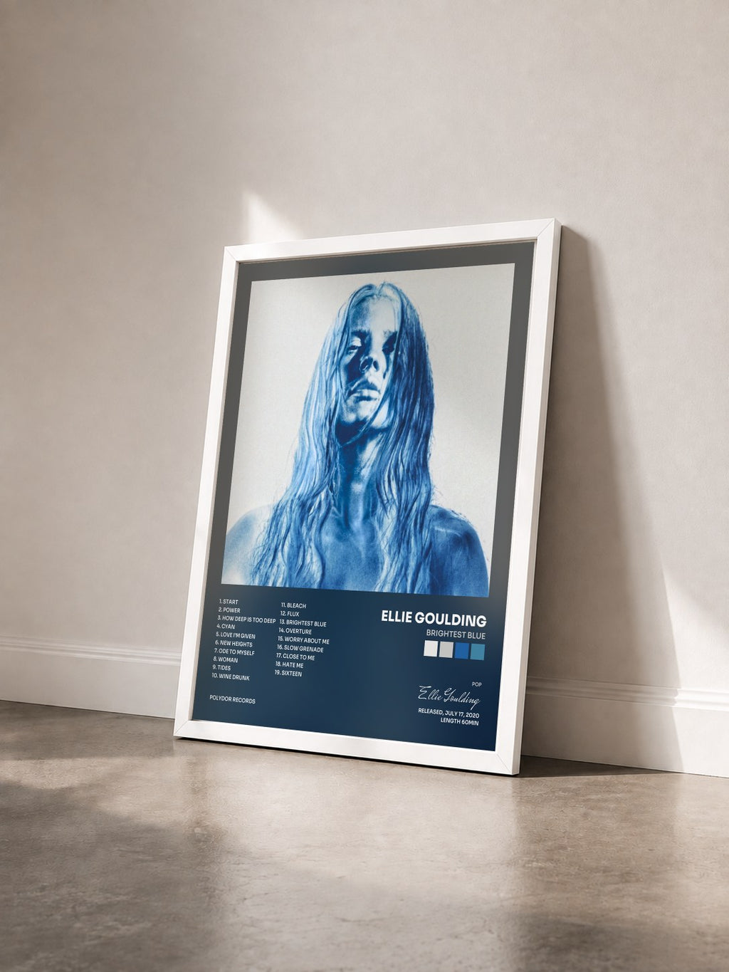 #blanc Tableau de l'album Brightest Blue de Ellie Goulding vu de trois quarts, cadre blanc