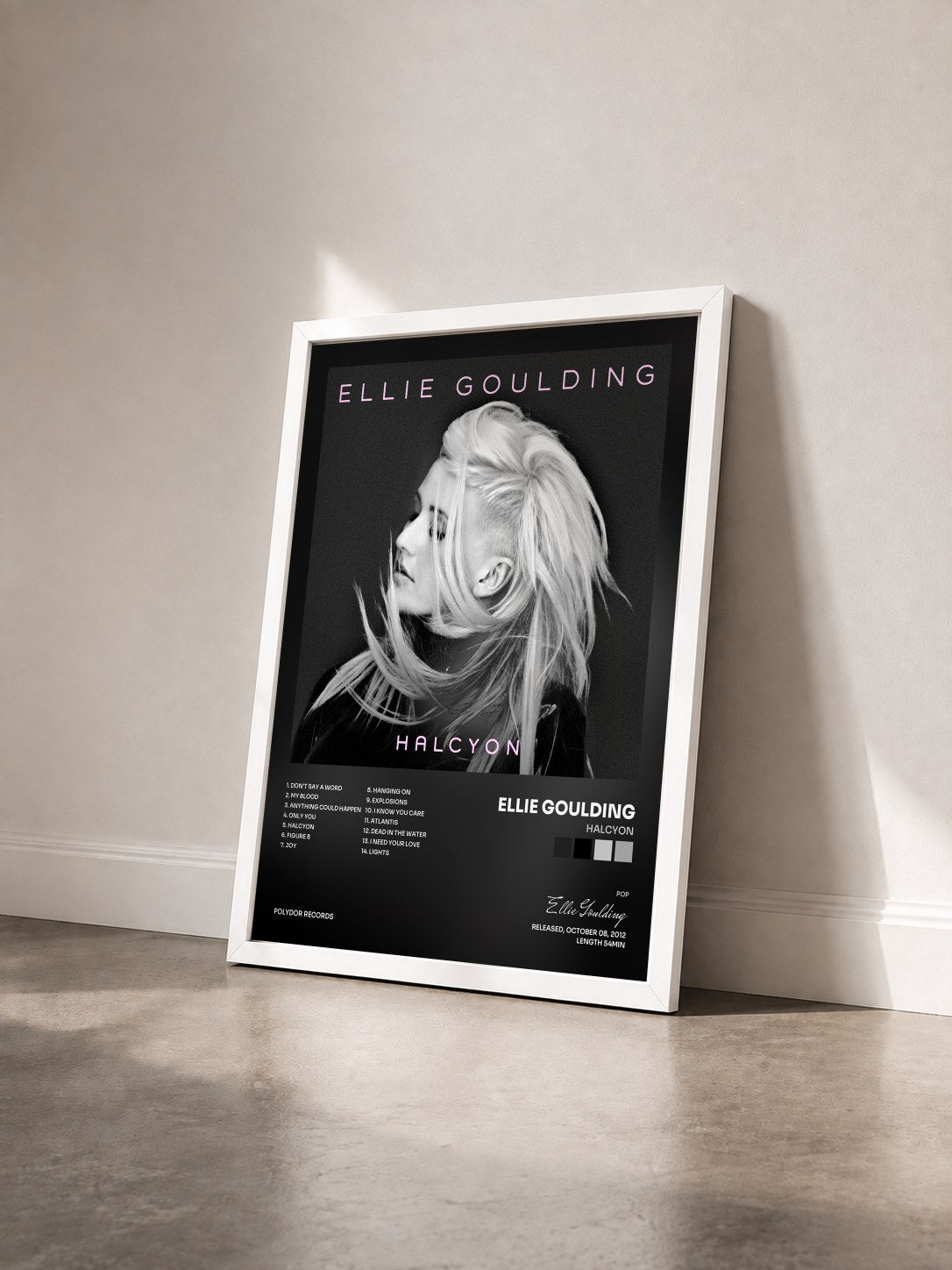 #blanc Tableau de l'album Halcyon de Ellie Goulding vu de trois quarts, cadre blanc