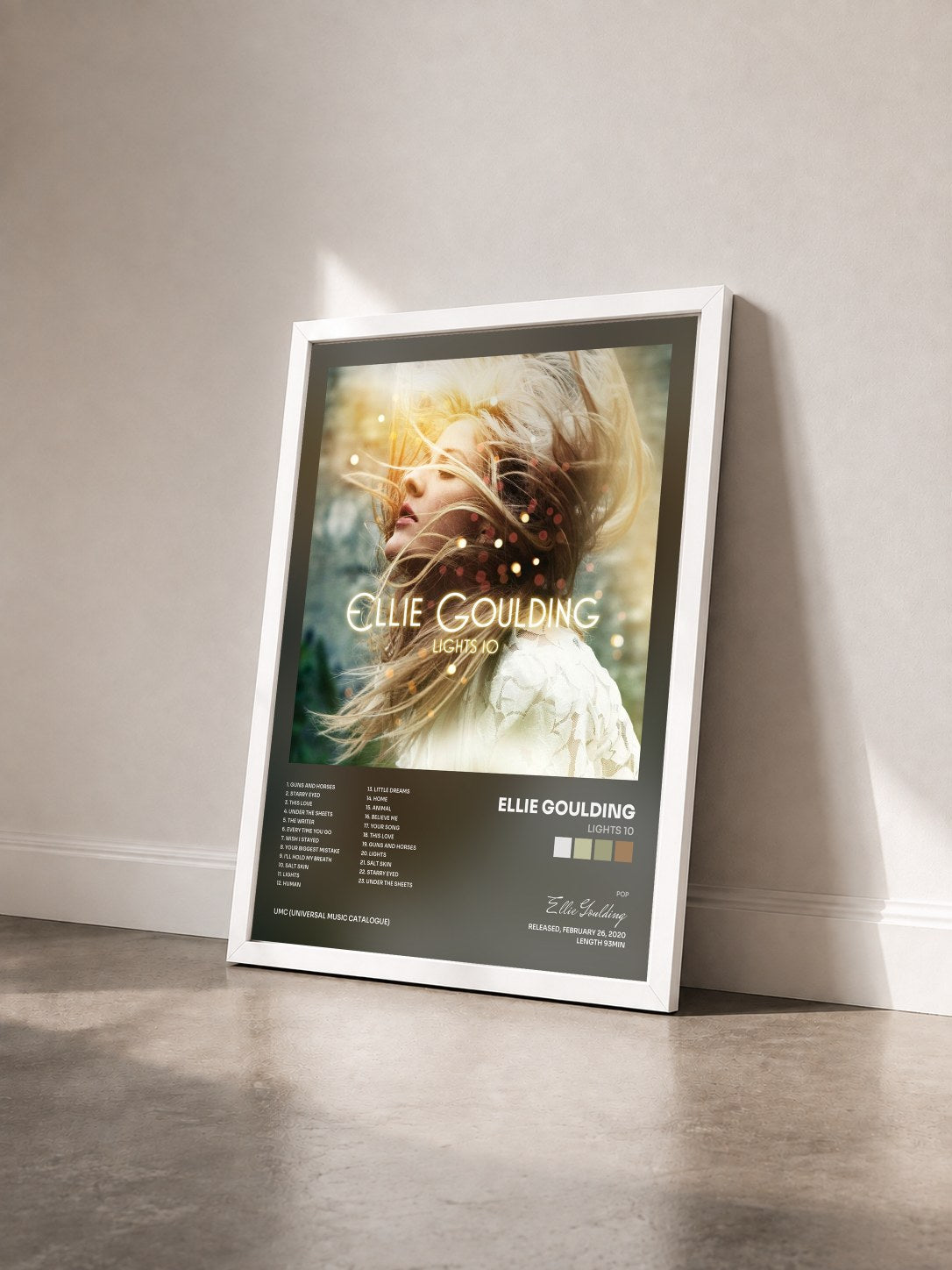 #blanc Tableau de l'album Lights 10 de Ellie Goulding vu de trois quarts, cadre blanc