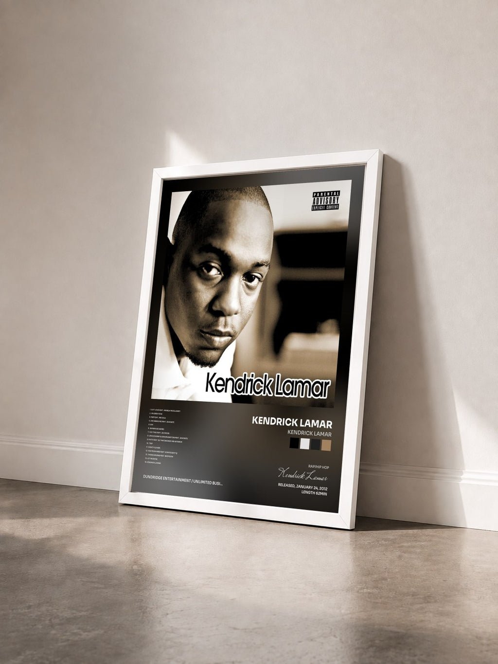 #blanc Tableau de l'album Kendrick Lamar de Kendrick Lamar vu de trois quarts, cadre blanc