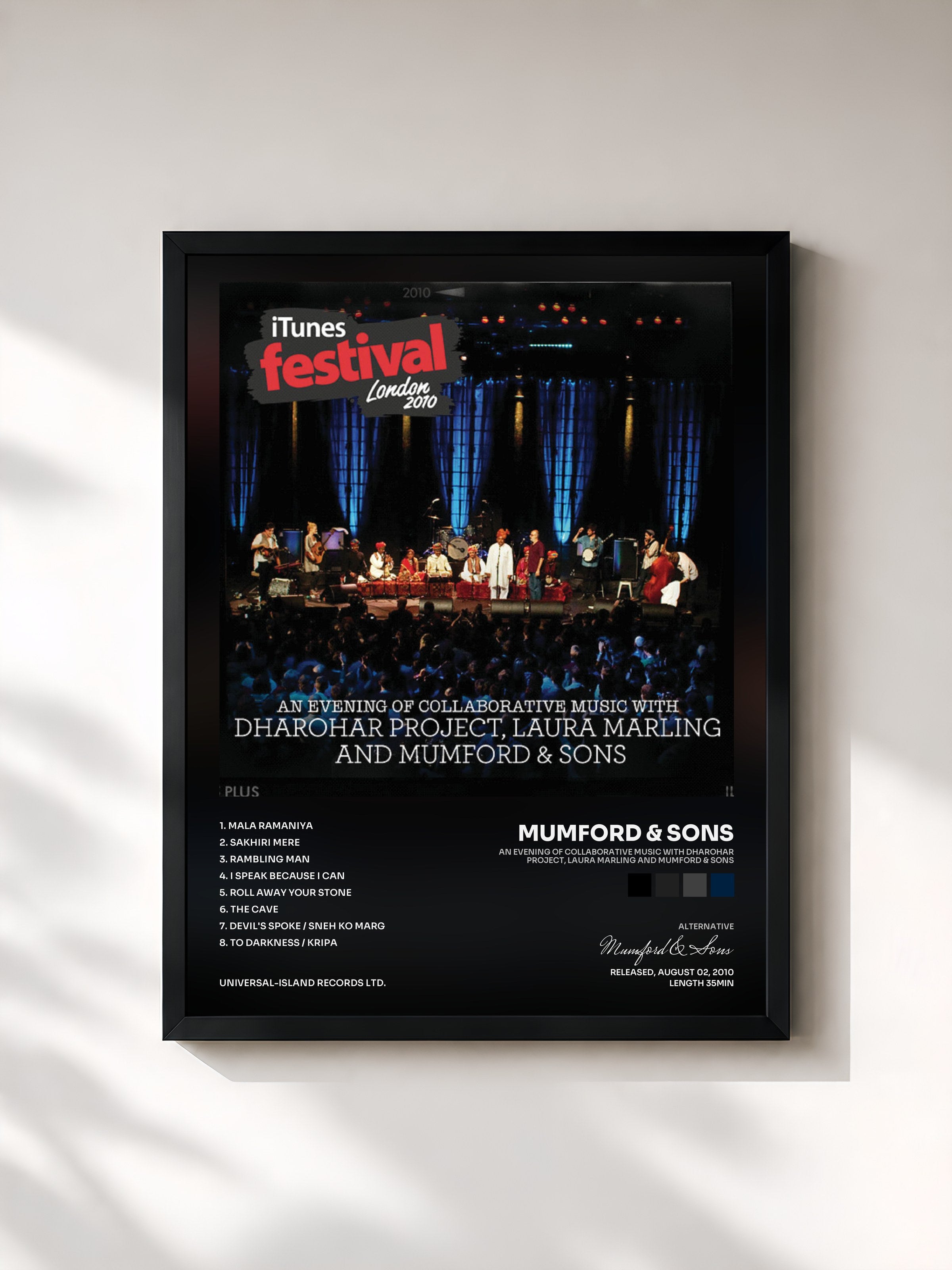 #noir Tableau de l'album An Evening Of Collaborative Music With Dharohar Project, Laura Marling And Mumford & Sons de Mumford & Sons, cadre noir, imprimé et encadré en France