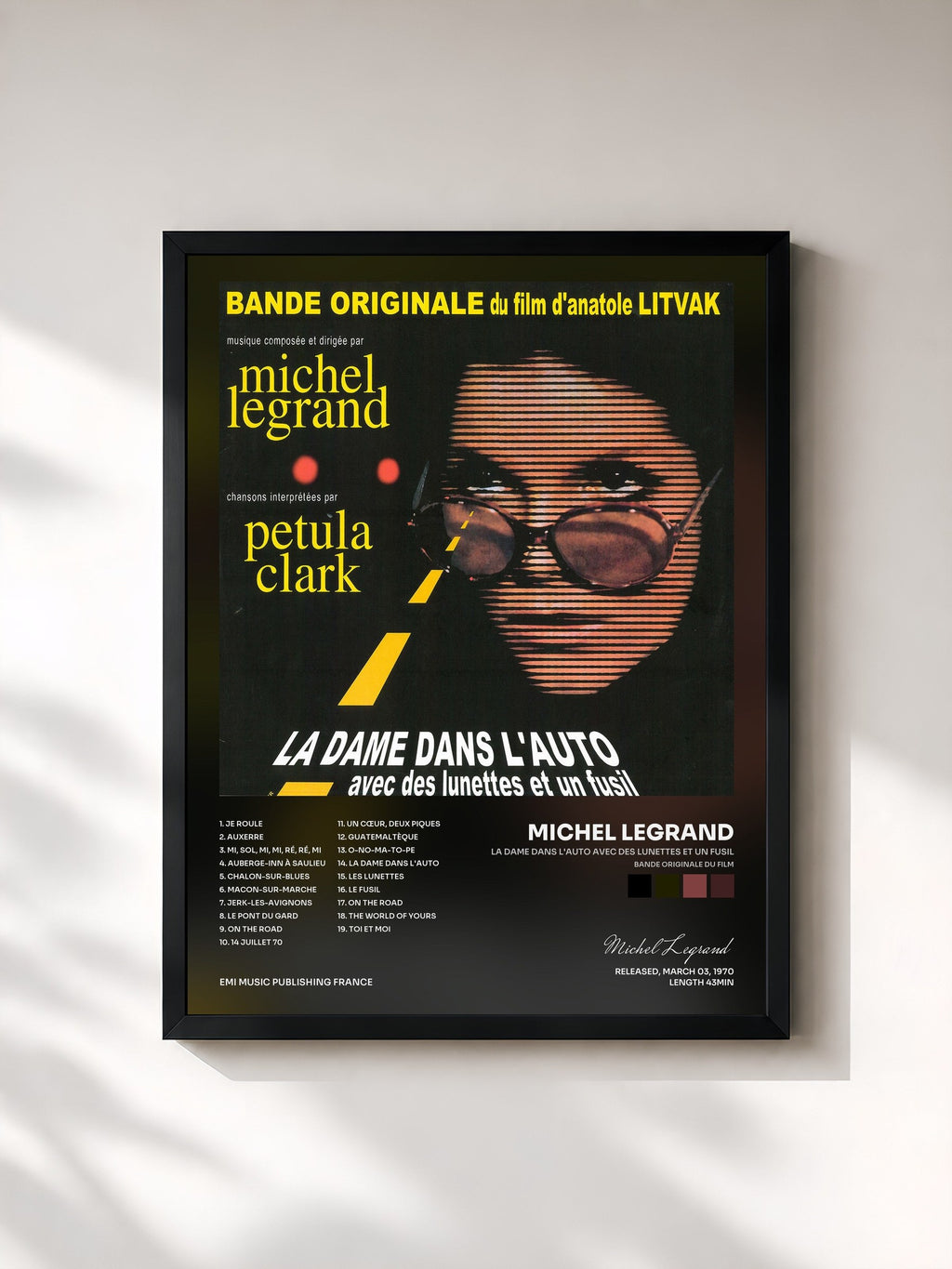 #noir Tableau de l'album La dame dans l'auto avec des lunettes et un fusil (Bande originale du film) de Michel Legrand, cadre noir, imprimé et encadré en France