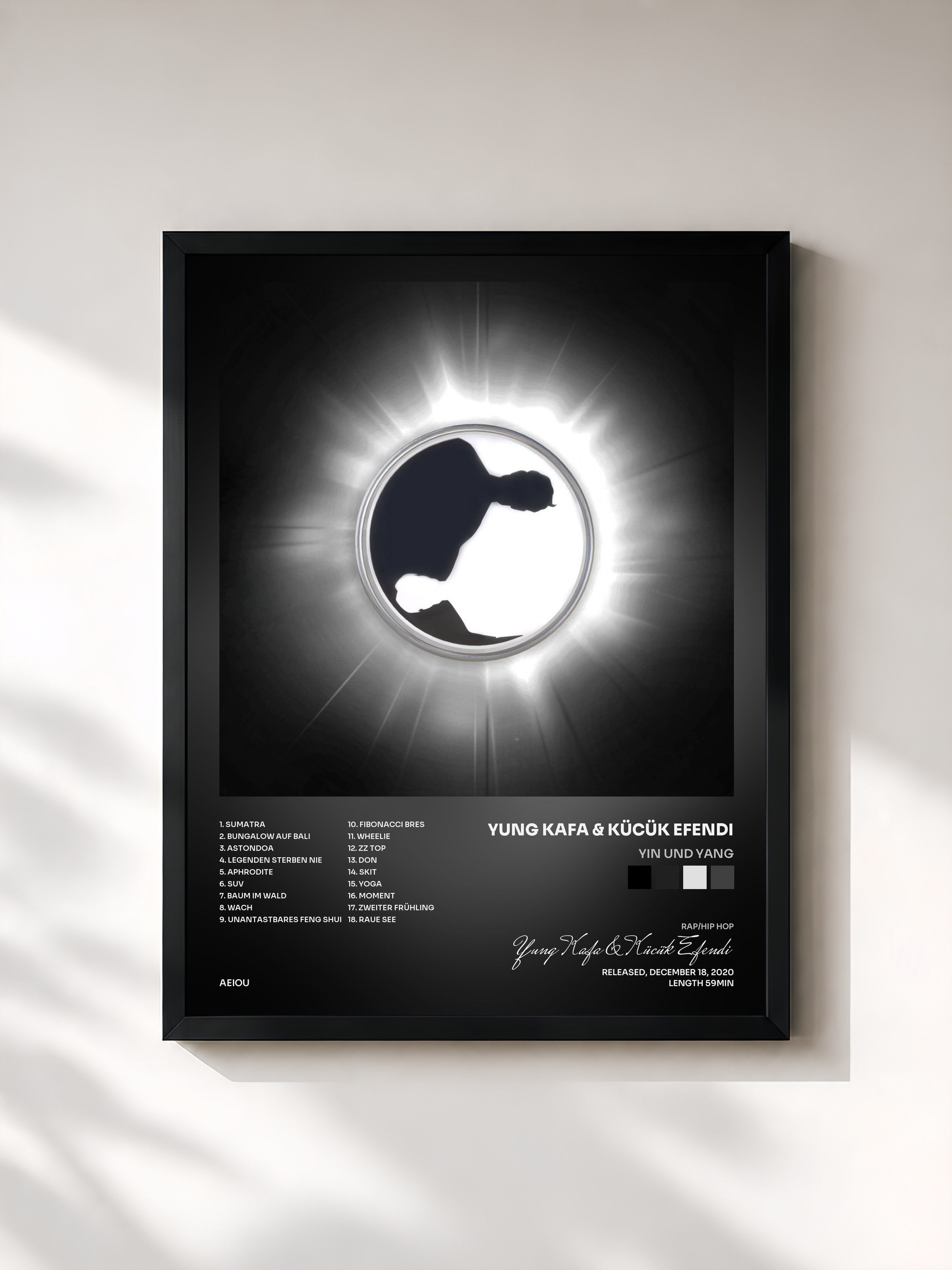 #noir Tableau de l'album Yin und Yang de Yung Kafa & Kücük Efendi, cadre noir, imprimé et encadré en France