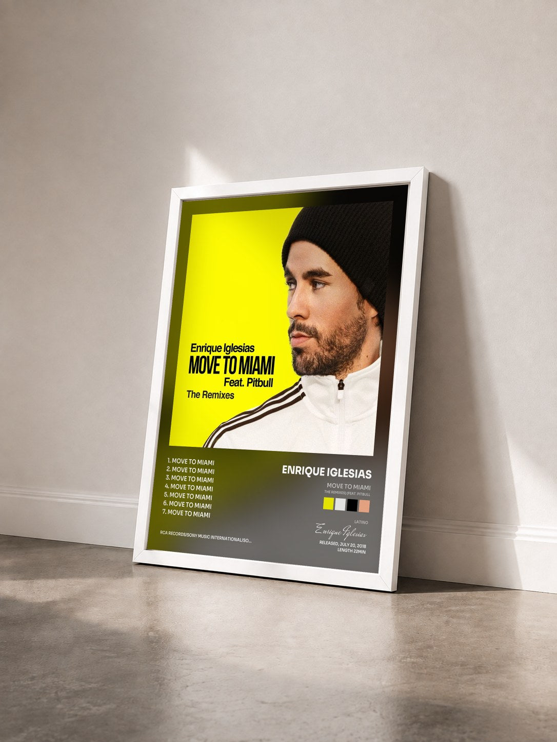 #blanc MOVE TO MIAMI (The Remixes) (feat. Pitbull) von Enrique Iglesias als gerahmter Kunstdruck von schräg gesehen, weißer Rahmen