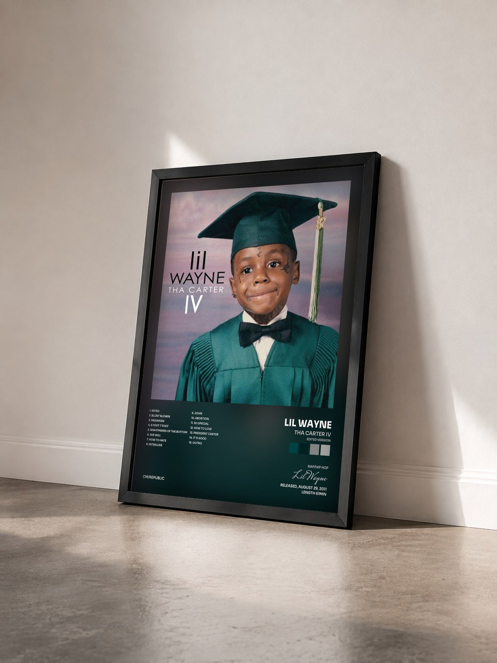 #noir Tha Carter IV (Edited Version) von Lil Wayne als gerahmter Kunstdruck von schräg gesehen, schwarzer Rahmen
