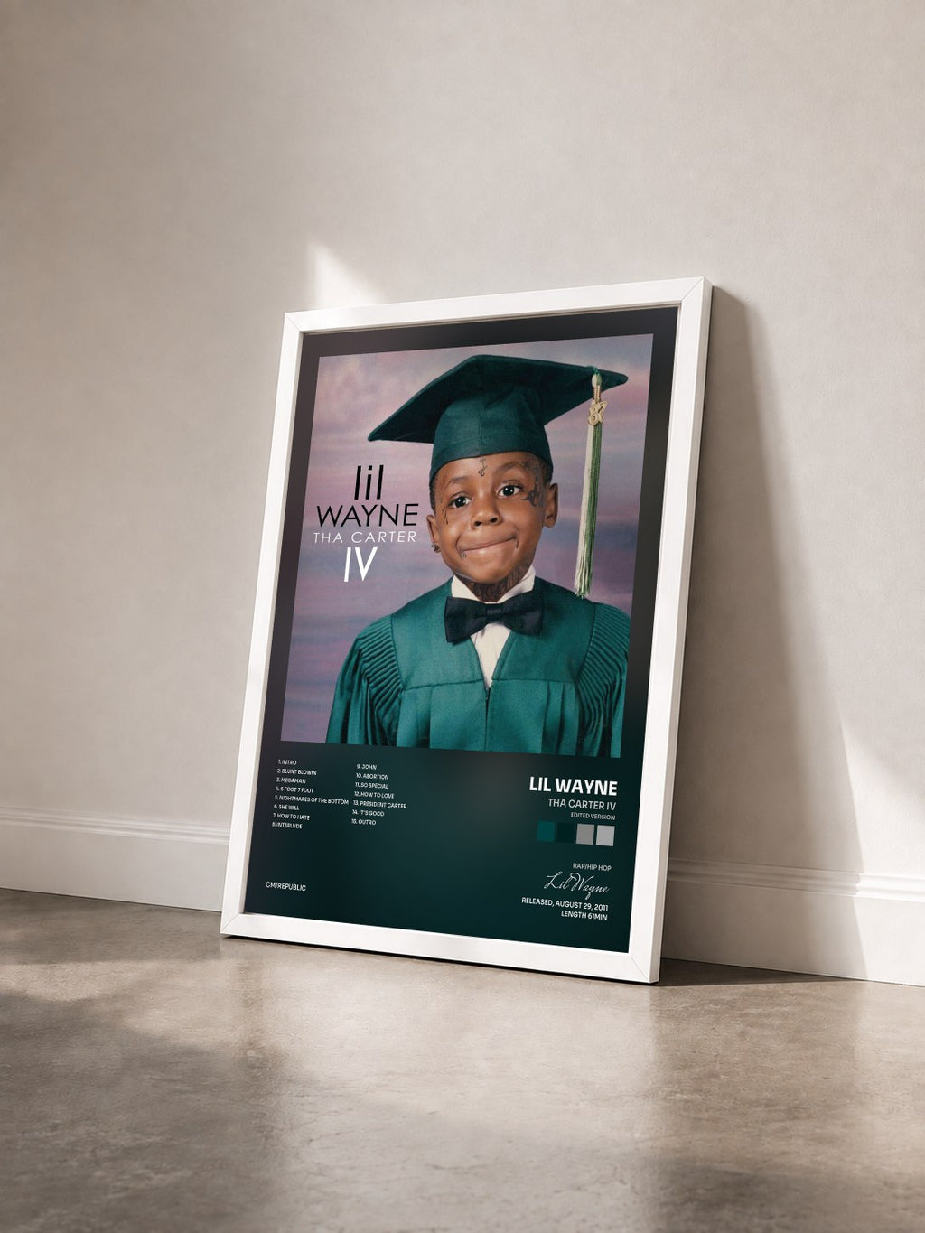#blanc Tha Carter IV (Edited Version) von Lil Wayne als gerahmter Kunstdruck von schräg gesehen, weißer Rahmen