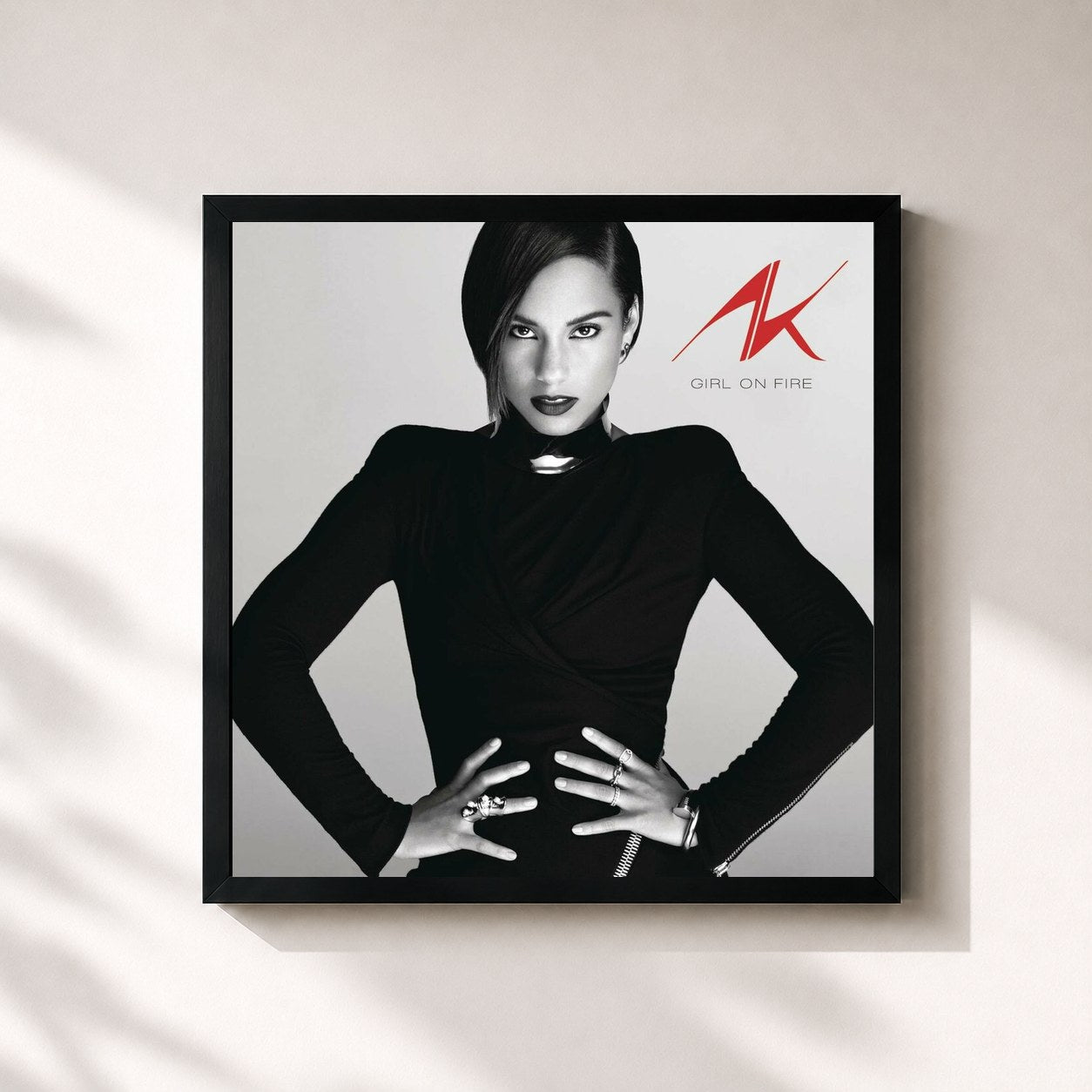 #noir Tableau carré de l'album Girl On Fire de Alicia Keys, cadre noir 32x32 cm