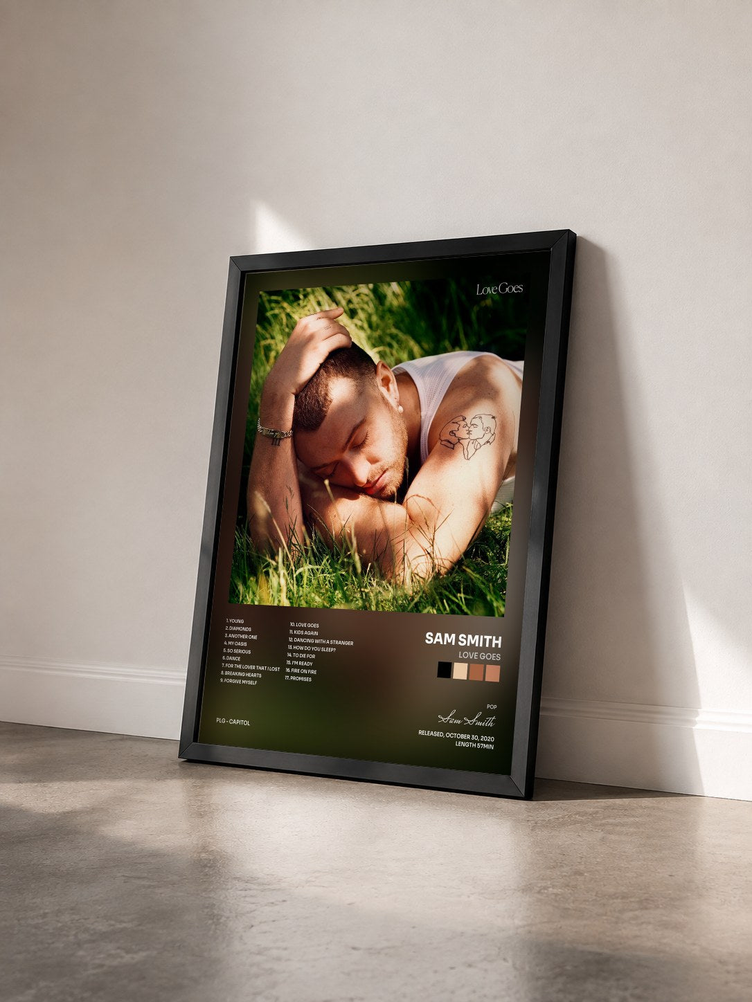 #noir Tableau de l'album Love Goes de Sam Smith vu de trois quarts, cadre noir