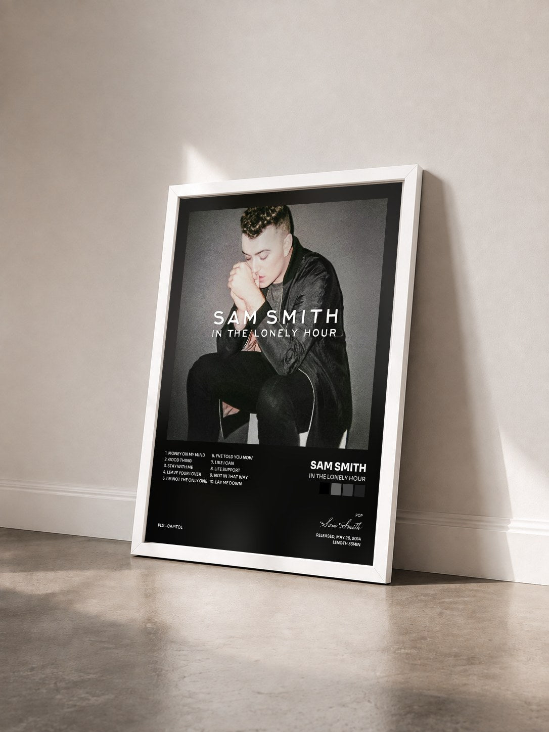 #blanc In The Lonely Hour de Sam Smith en lámina enmarcada vista de tres cuartos, marco blanco