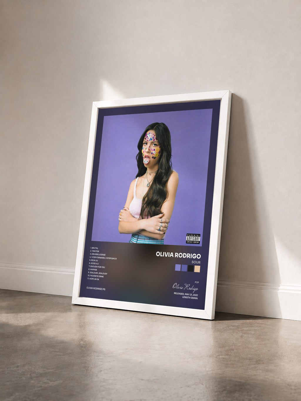 #blanc Tableau de l'album SOUR de Olivia Rodrigo vu de trois quarts, cadre blanc