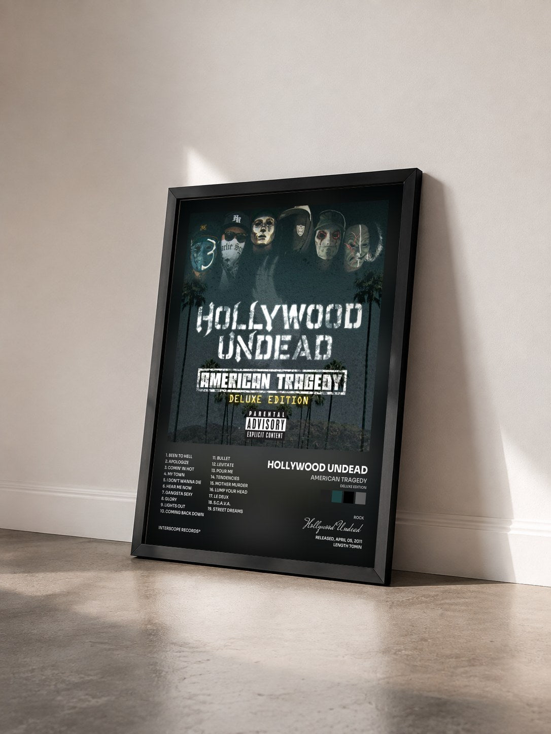 #noir Tableau de l'album American Tragedy (Deluxe Edition) de Hollywood Undead vu de trois quarts, cadre noir