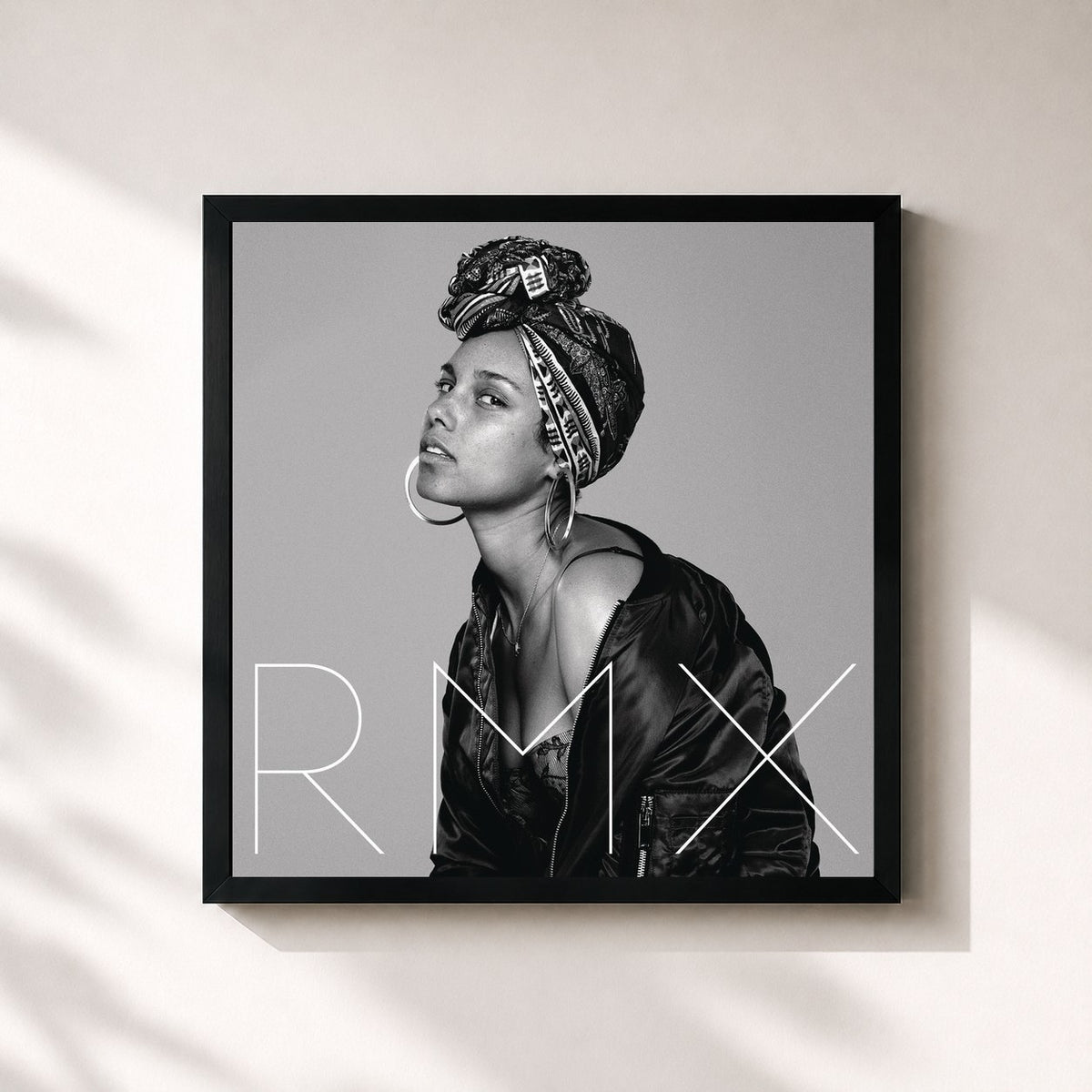 #noir Tableau carré de l'album In Common (The Remixes) de Alicia Keys, cadre noir 32x32 cm