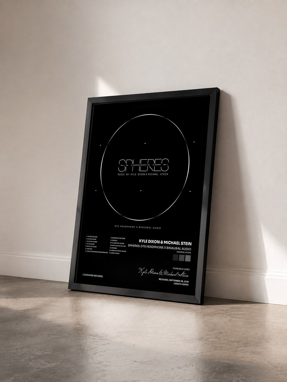 #noir Tableau de l'album Spheres: Dts Headphone X Binaural Audio (Original Score) de Kyle Dixon & Michael Stein vu de trois quarts, cadre noir