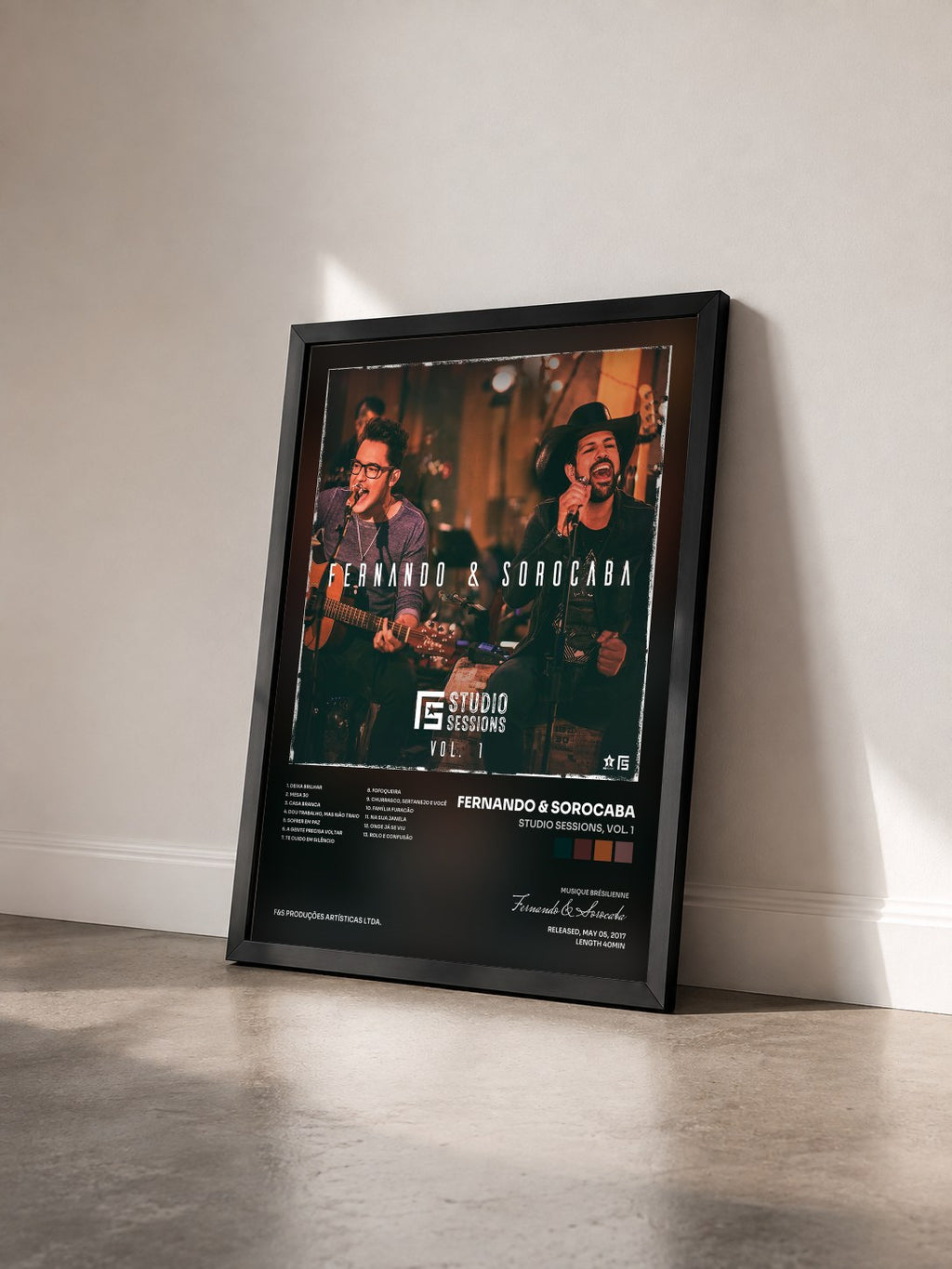 #noir Tableau de l'album Studio Sessions, Vol. 1 de Fernando & Sorocaba vu de trois quarts, cadre noir
