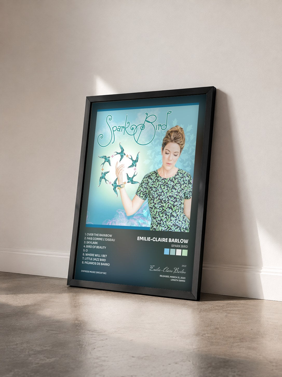 #noir Tableau de l'album Spark Bird de Emilie-Claire Barlow vu de trois quarts, cadre noir
