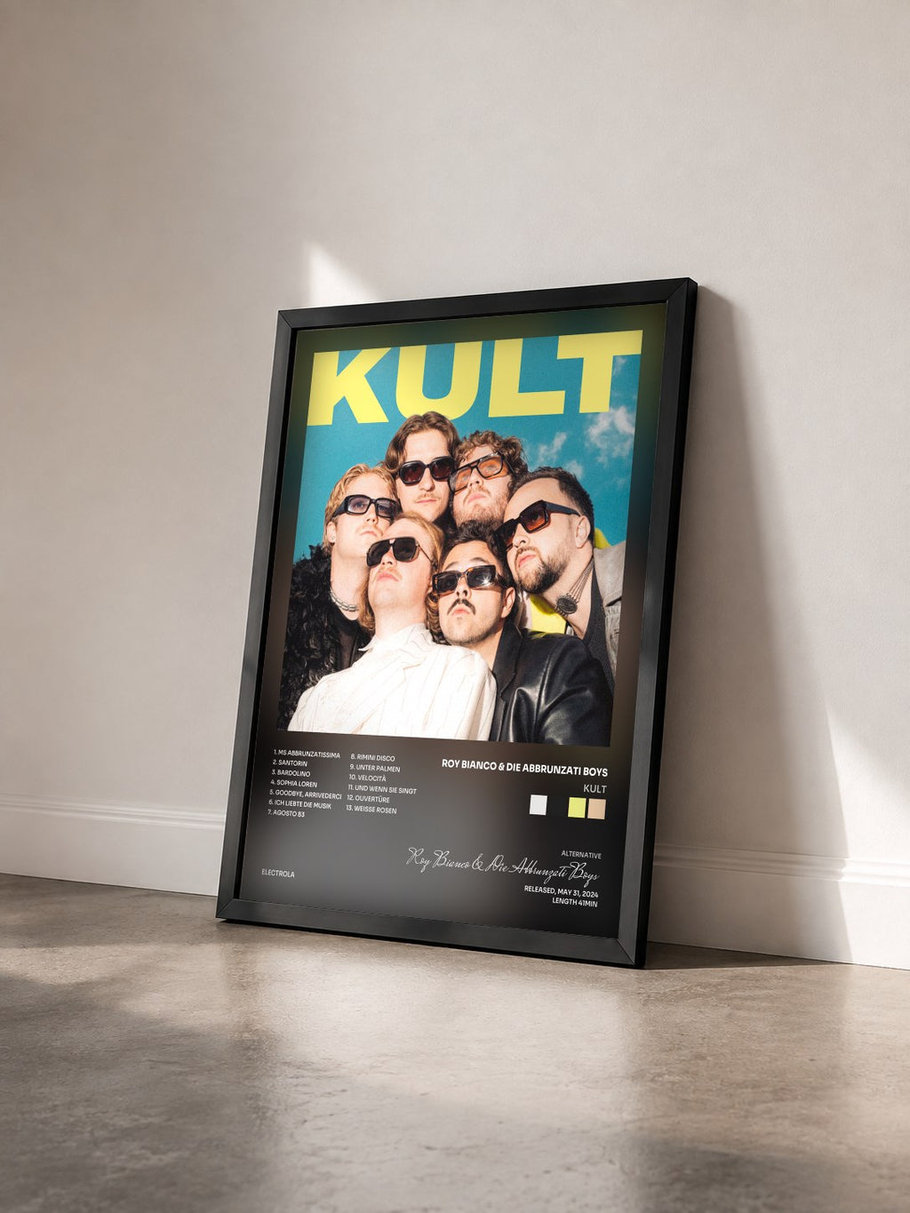 #noir Tableau de l'album Kult de Roy Bianco & Die Abbrunzati Boys vu de trois quarts, cadre noir